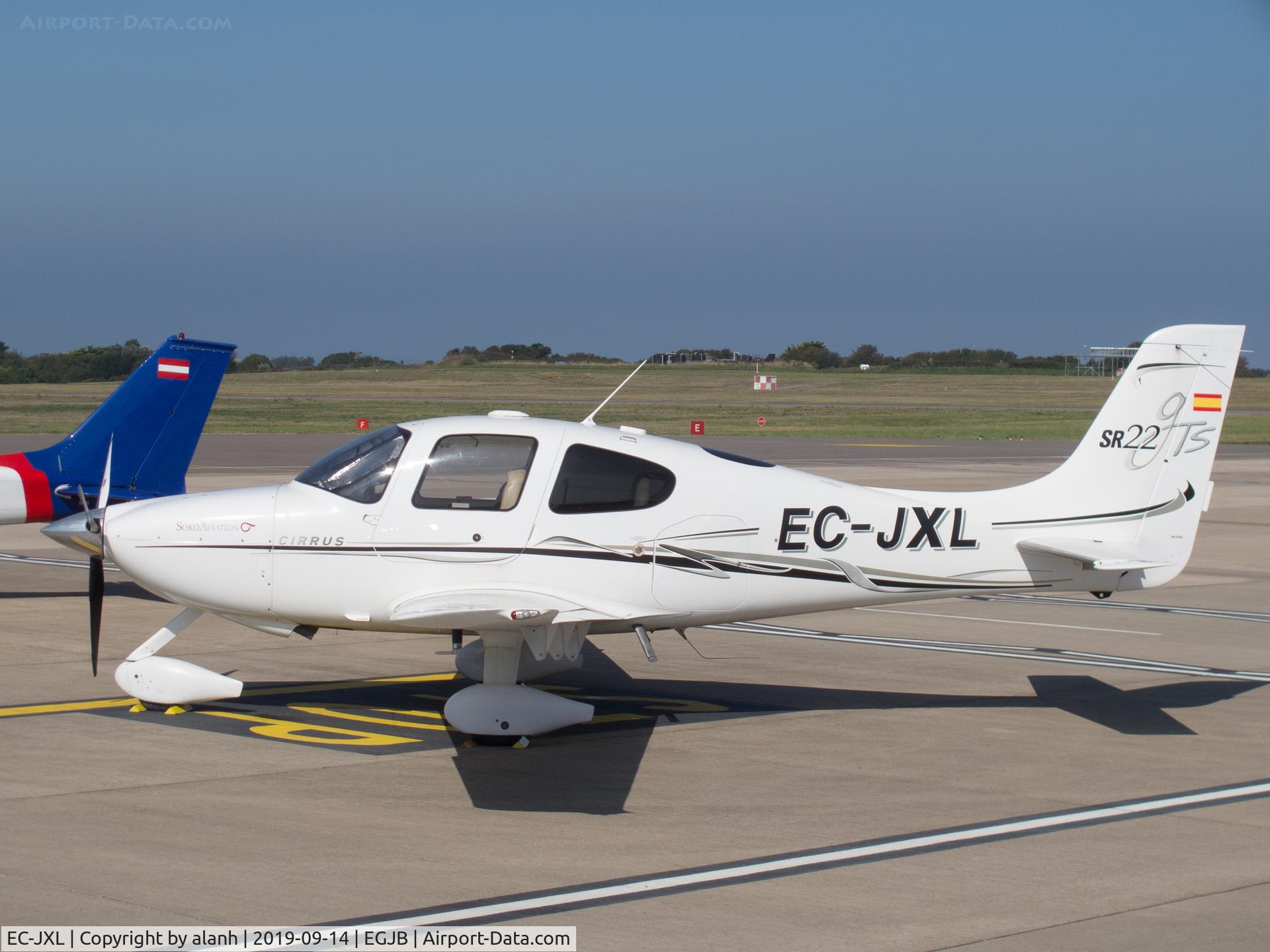EC-JXL, 2006 Cirrus SR22 C/N 1932, Parked at ASG, Guernsey