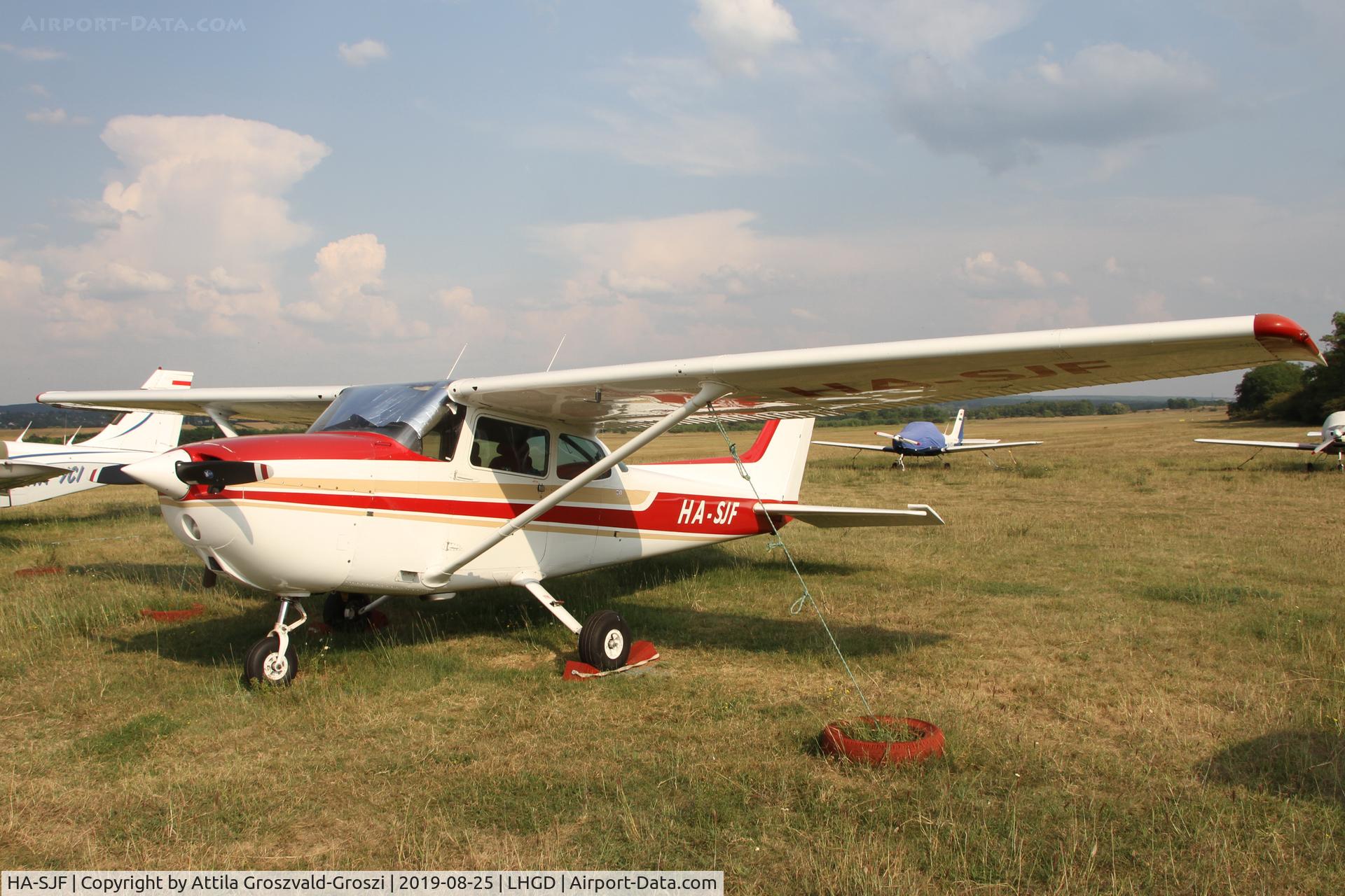 HA-SJF, 1979 Cessna 172N Skyhawk C/N 17273311, LHGD - Gödöllö Airport, Hungary