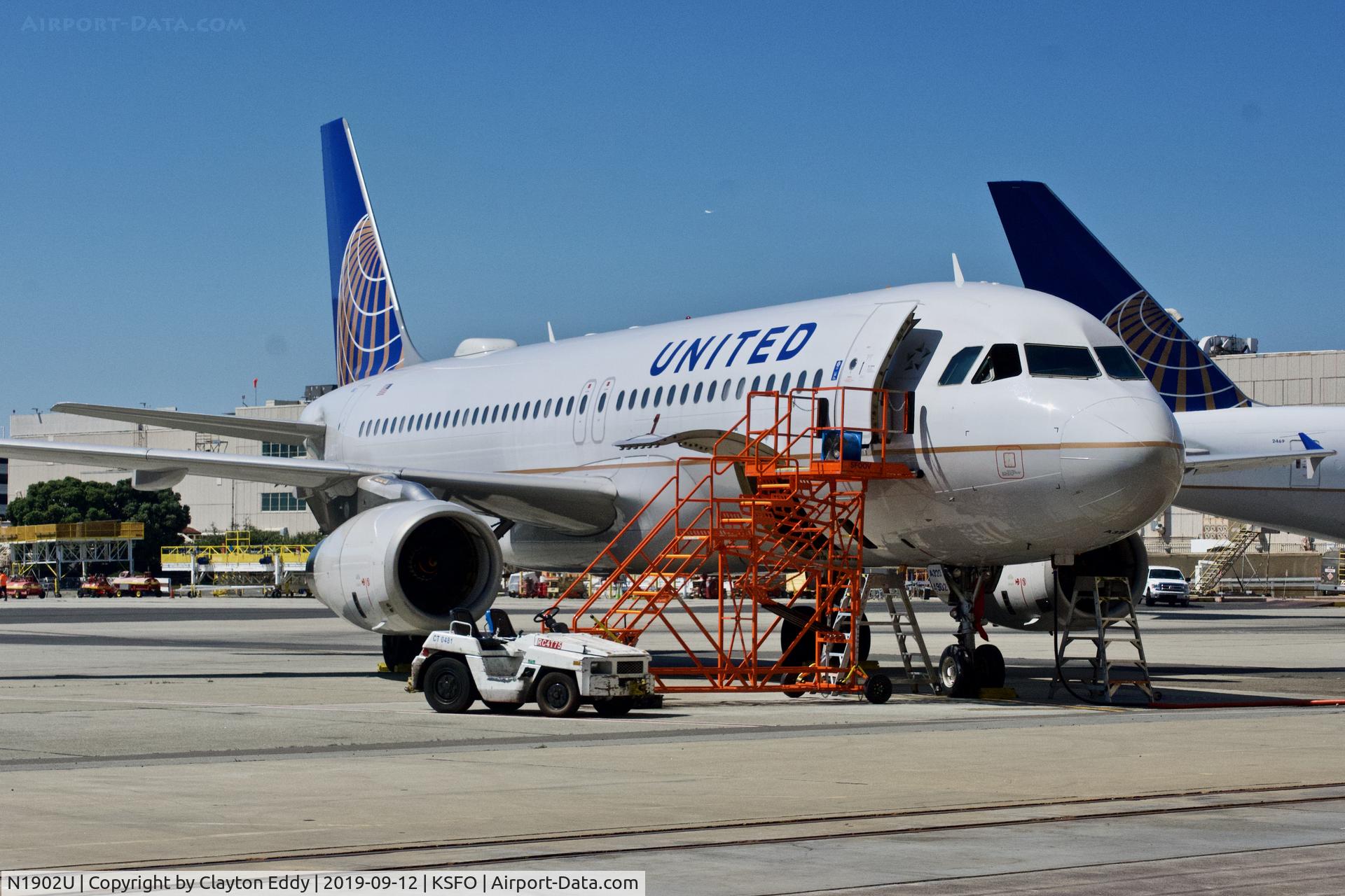 N1902U, 2006 Airbus A320-214 C/N 2714, SFO 2019.