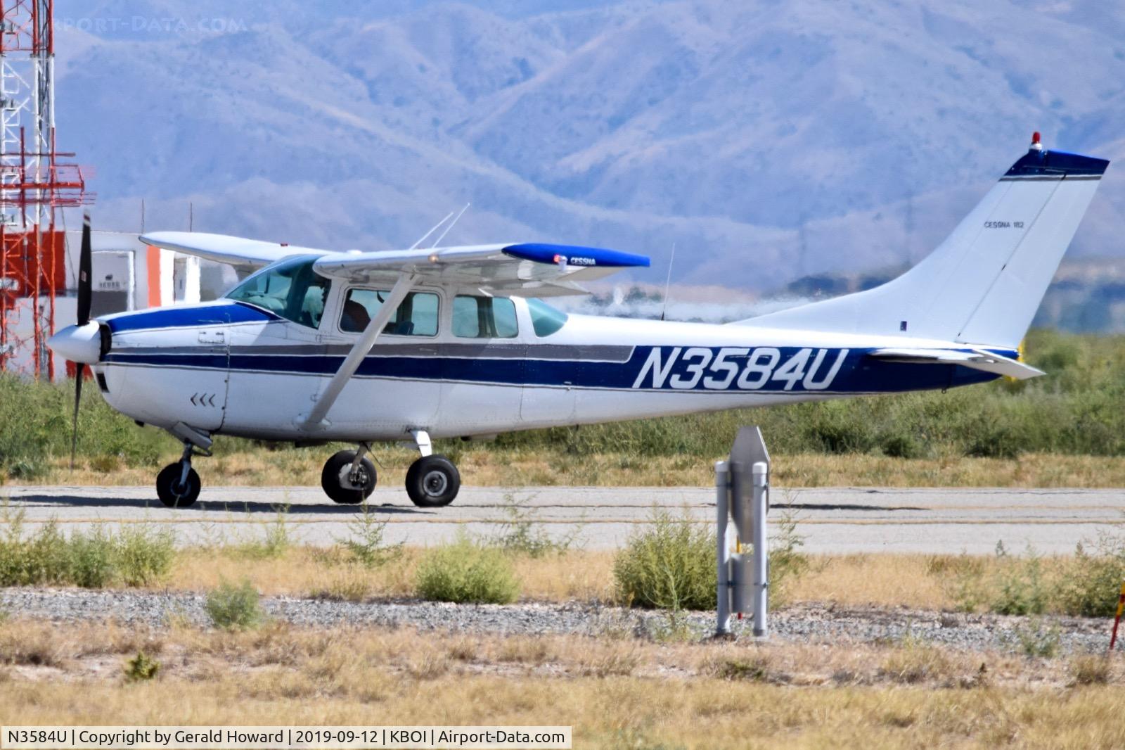 N3584U, 1963 Cessna 182F Skylane C/N 18254984, Awaiting clearance for RWY 10R.