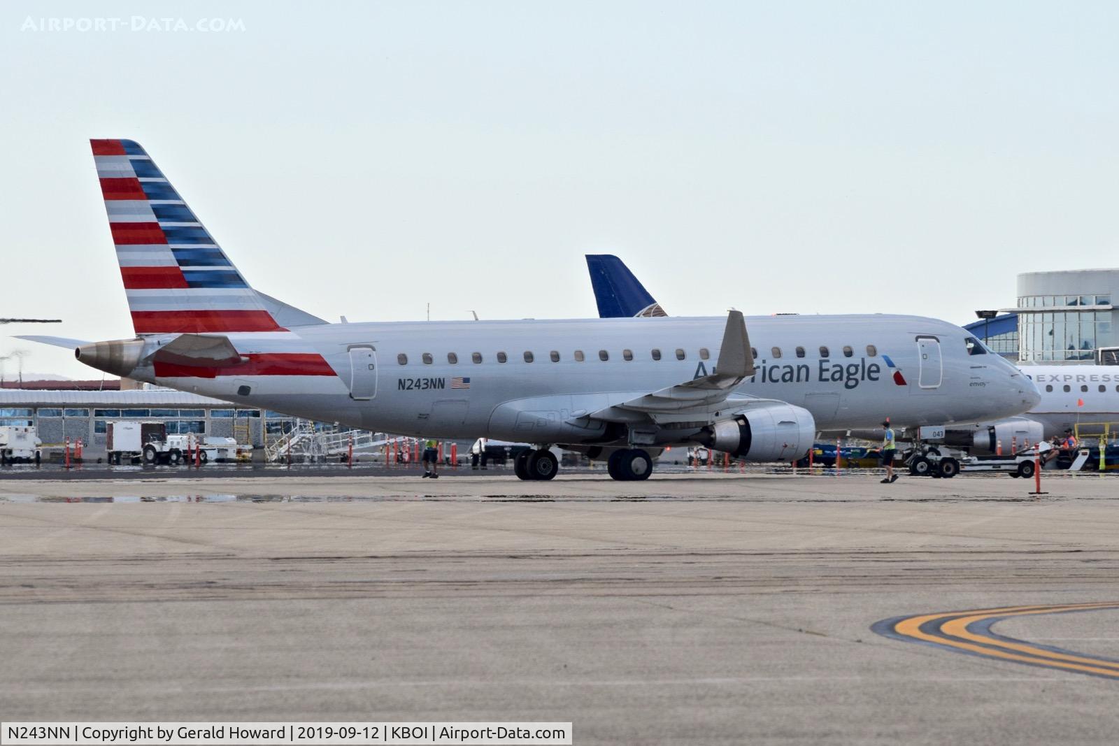 N243NN, 2016 Embraer 175LR (ERJ-170-200LR) C/N 17000604, Push back from the gate.