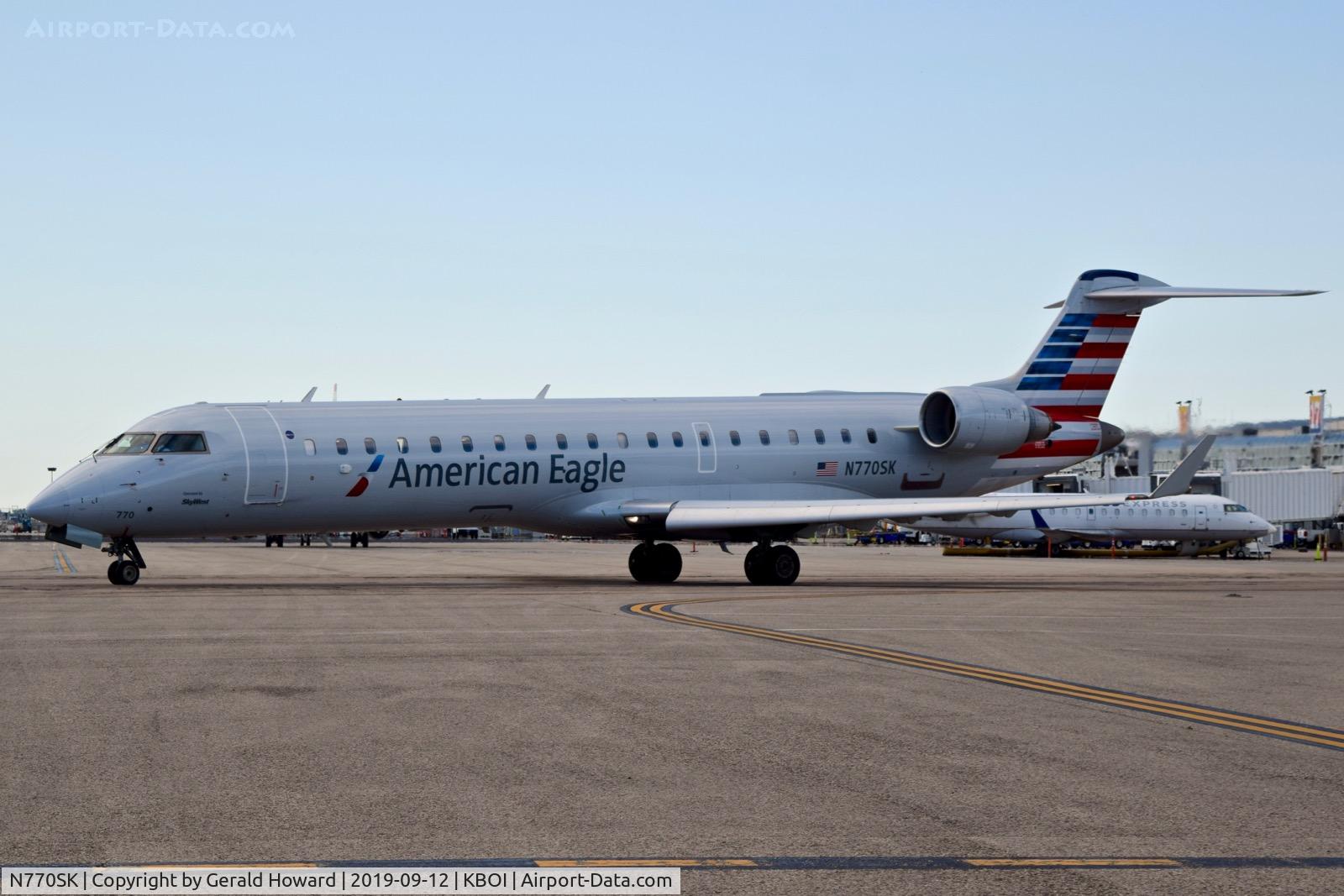 N770SK, 2006 Canadair CL-600-2C10 Regional Jet CRJ-700 C/N 10243, Taxiing from the gate.