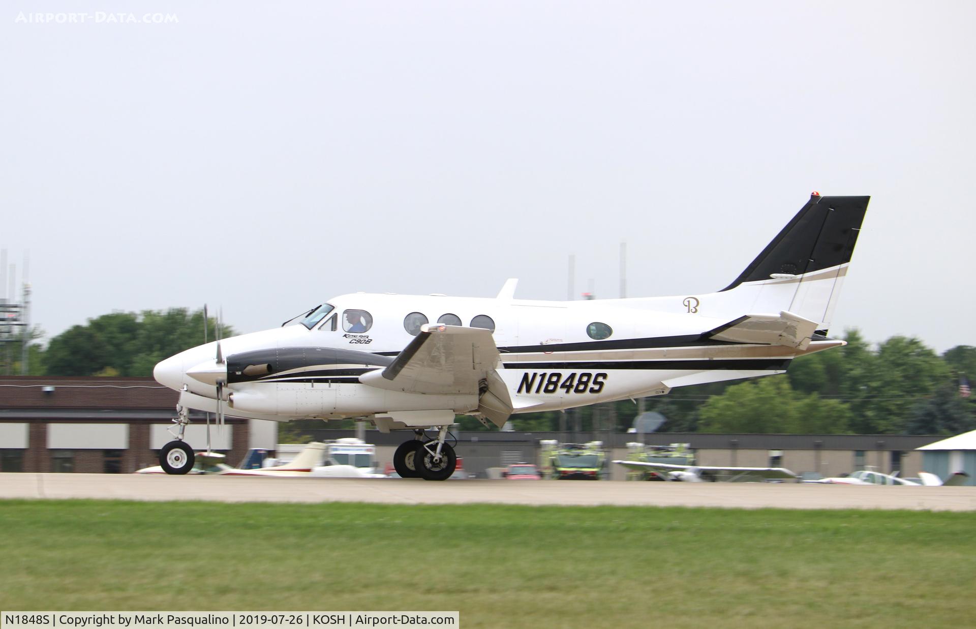 N1848S, 1996 Raytheon Aircraft Company C90A C/N LJ-1455, Beech C90A