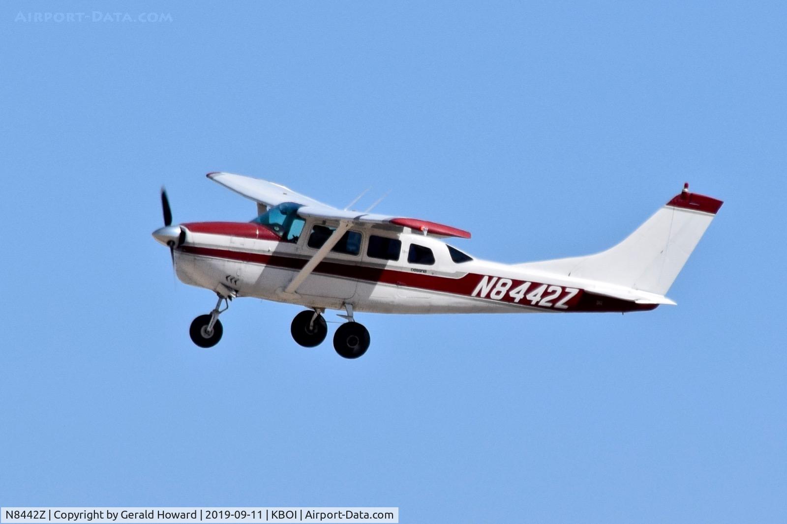 N8442Z, 1963 Cessna 210-5A(205A) C/N 205-0442, Take off from RWY 28L.
