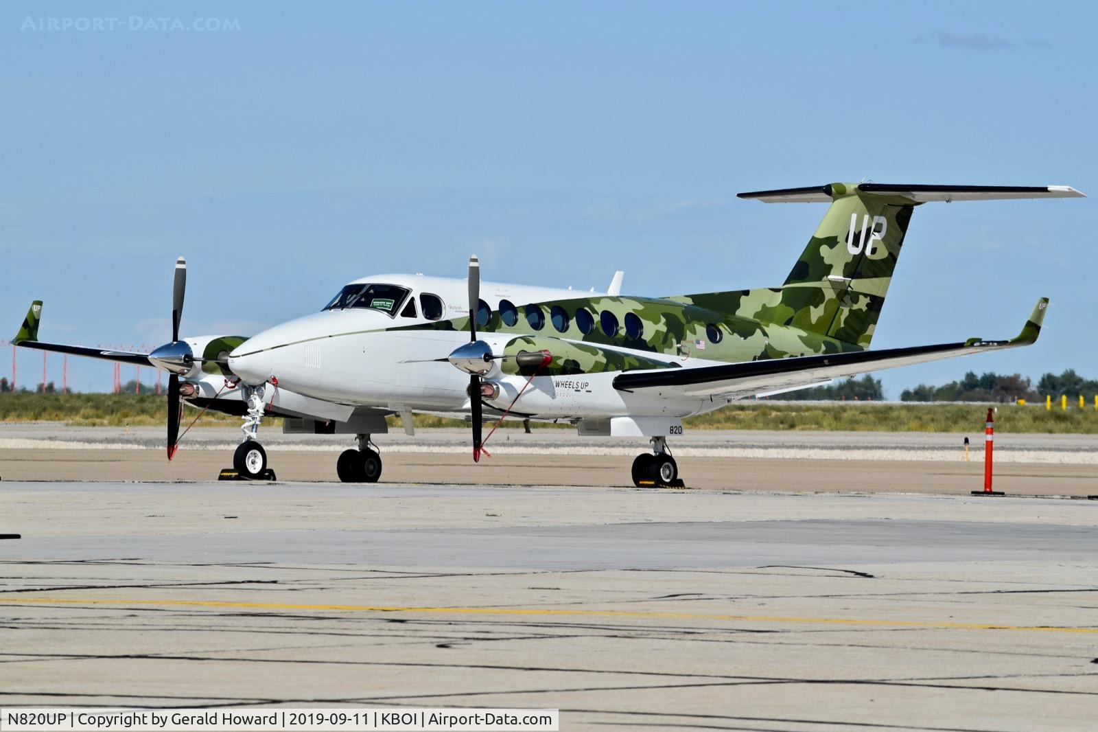N820UP, 2014 Beechcraft B350i King Air C/N FL-905, Parked on the south GA ramp.