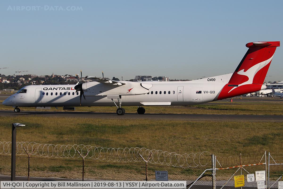 VH-QOI, 2007 De Havilland Canada DHC-8-402Q Dash 8 C/N 4189, taxi to 3-4R