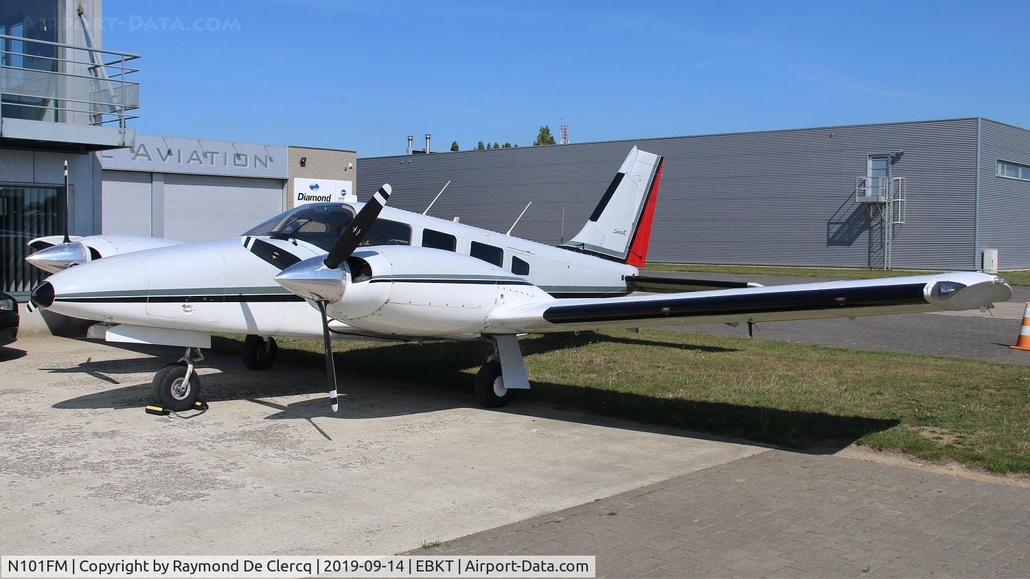 N101FM, Piper PA-34-220T C/N 3433153, At Wevelgem.