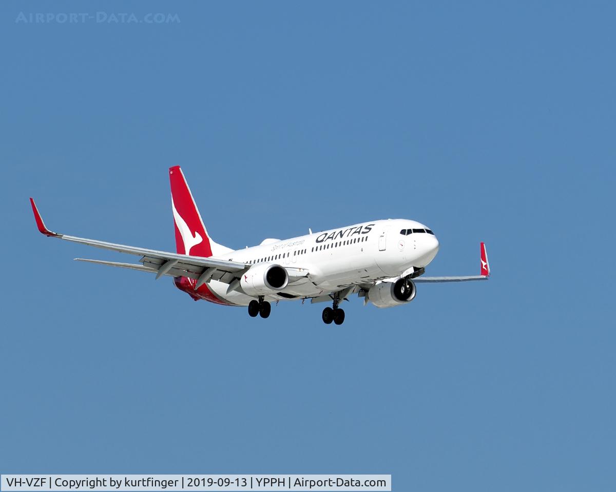 VH-VZF, 2009 Boeing 737-838 C/N 34200, Boeing 737-838. Qantas VH-VZF final rwy 24 YPPH 130919.