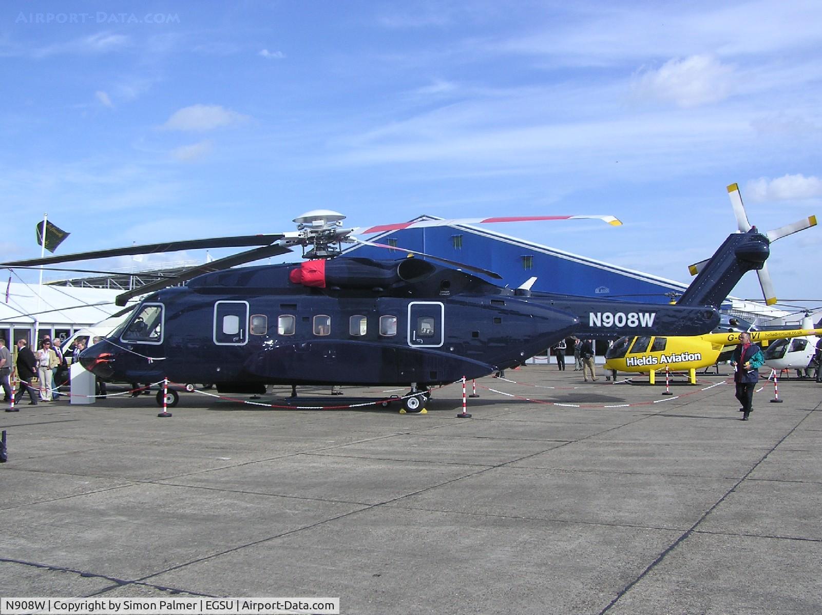 N908W, 2004 Sikorsky S-92A C/N 920007, Sikorsky S92 displayed at HeliTech 2005 at Duxford