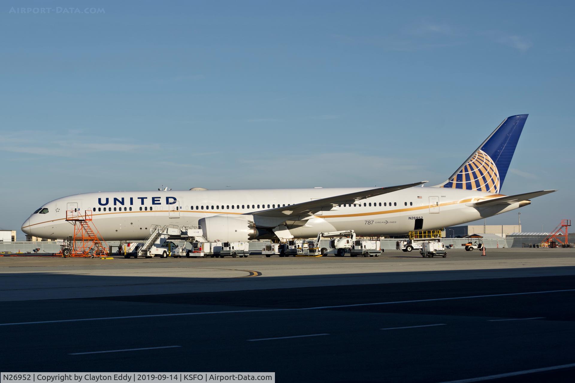 N26952, 2014 Boeing 787-9 Dreamliner C/N 36403, SFO 2019.