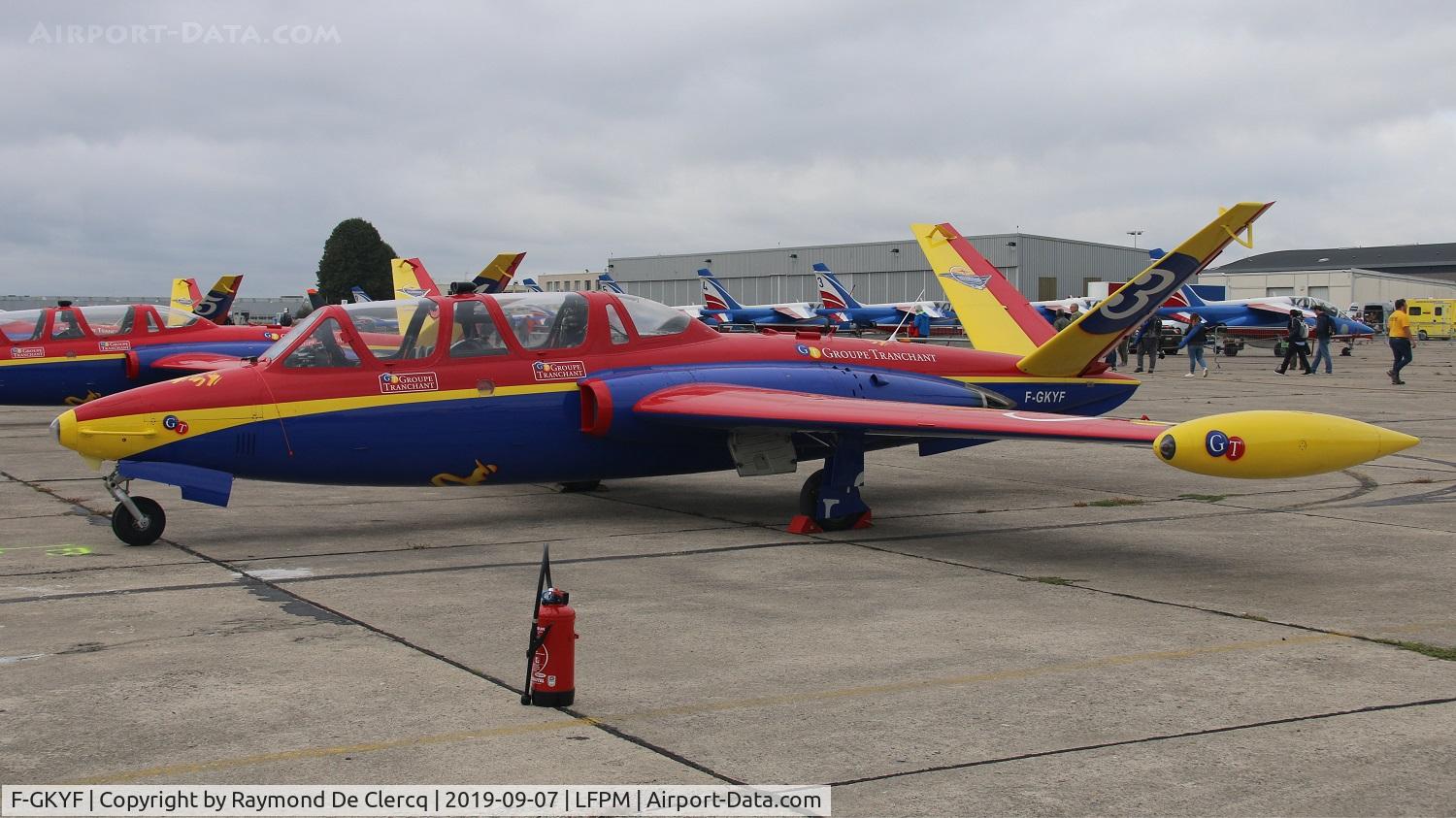 F-GKYF, Fouga CM-170 Magister C/N 315, Air Legend airshow at Melun.