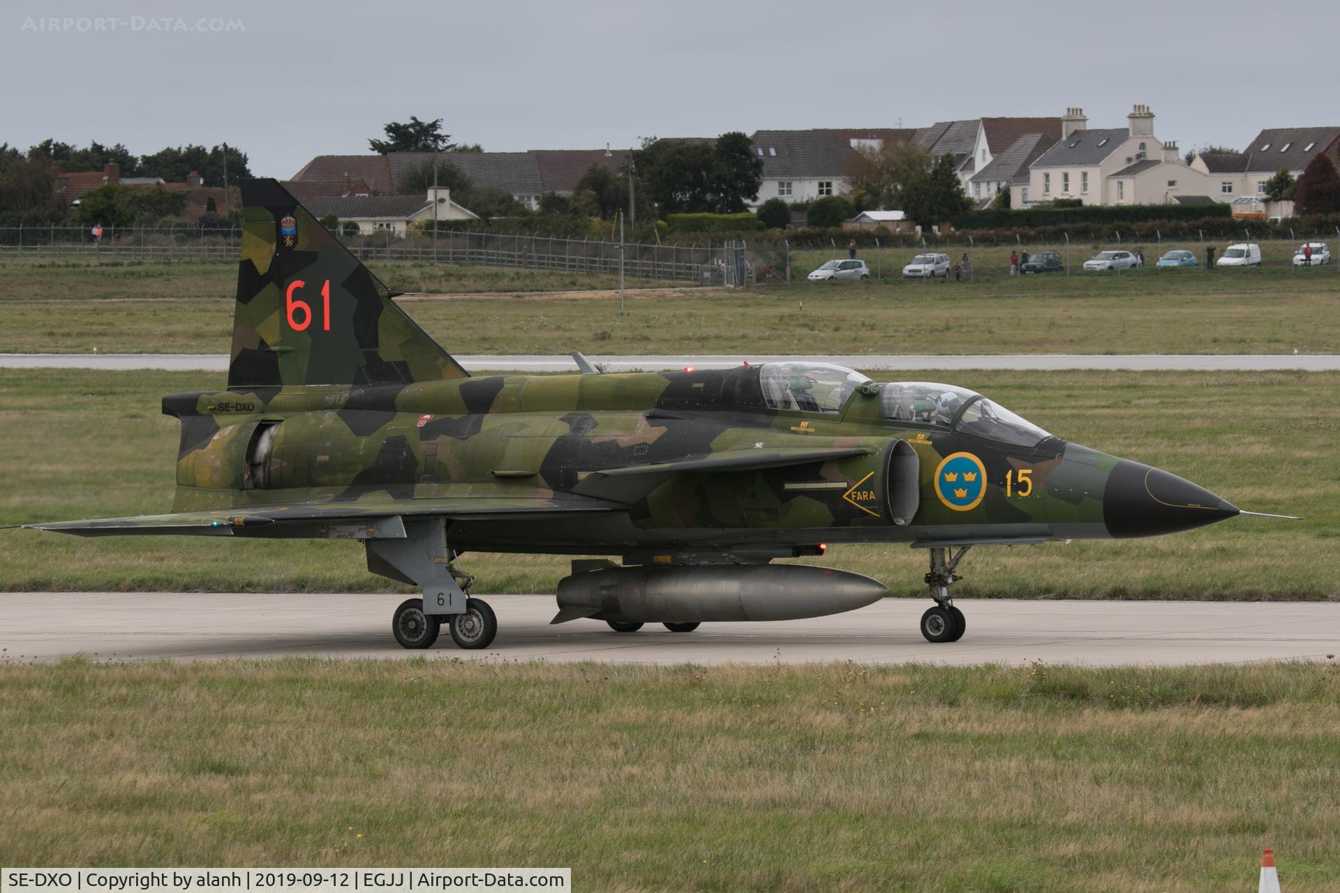 SE-DXO, Saab Sk37E Viggen C/N 37809, Taxying for departure to display at Jersey airshow 2019