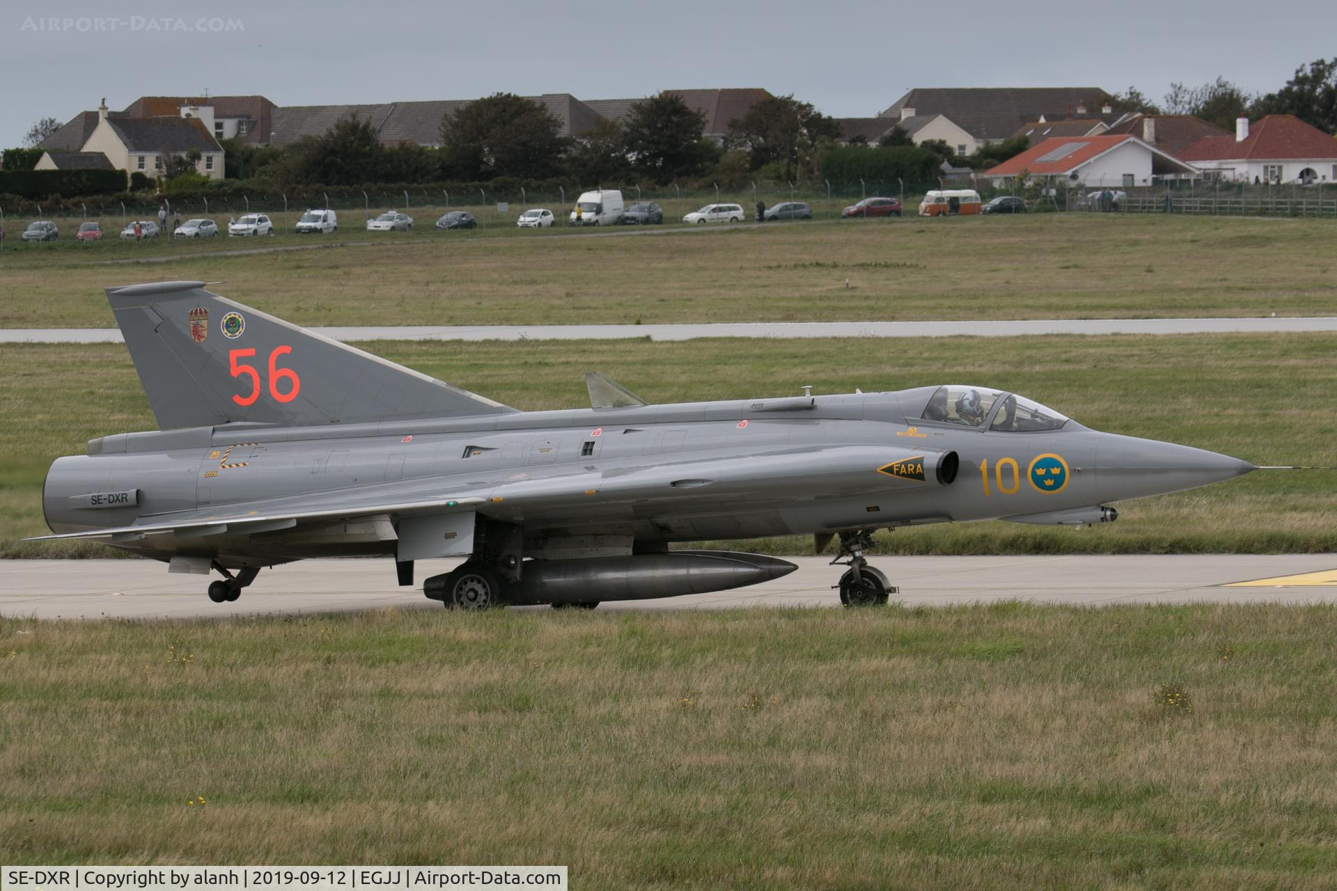 SE-DXR, 1969 Saab J-35J Draken C/N 35-556, Taxying for departure to display at Jersey airshow 2019