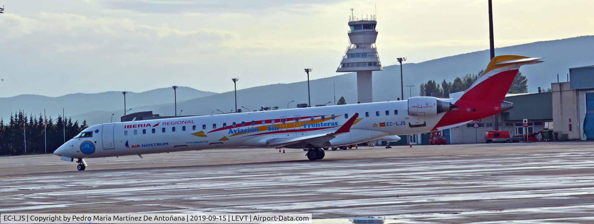 EC-LJS, 2010 Bombardier CRJ-1000ER NG (CL-600-2E25) C/N 19003, Aeropuerto de Foronda - Vitoria-Gasteiz - Euskadi - España