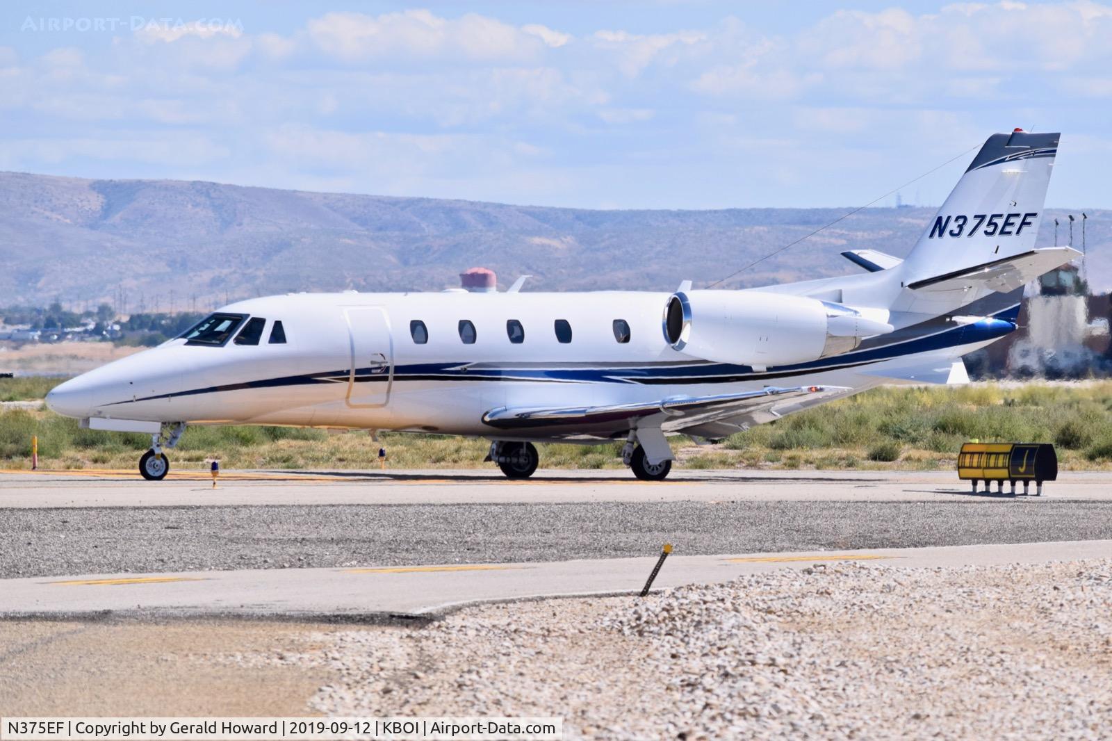 N375EF, 2013 Cessna 560XL Citation C/N 560-6132, Taxiing on Juliet.
