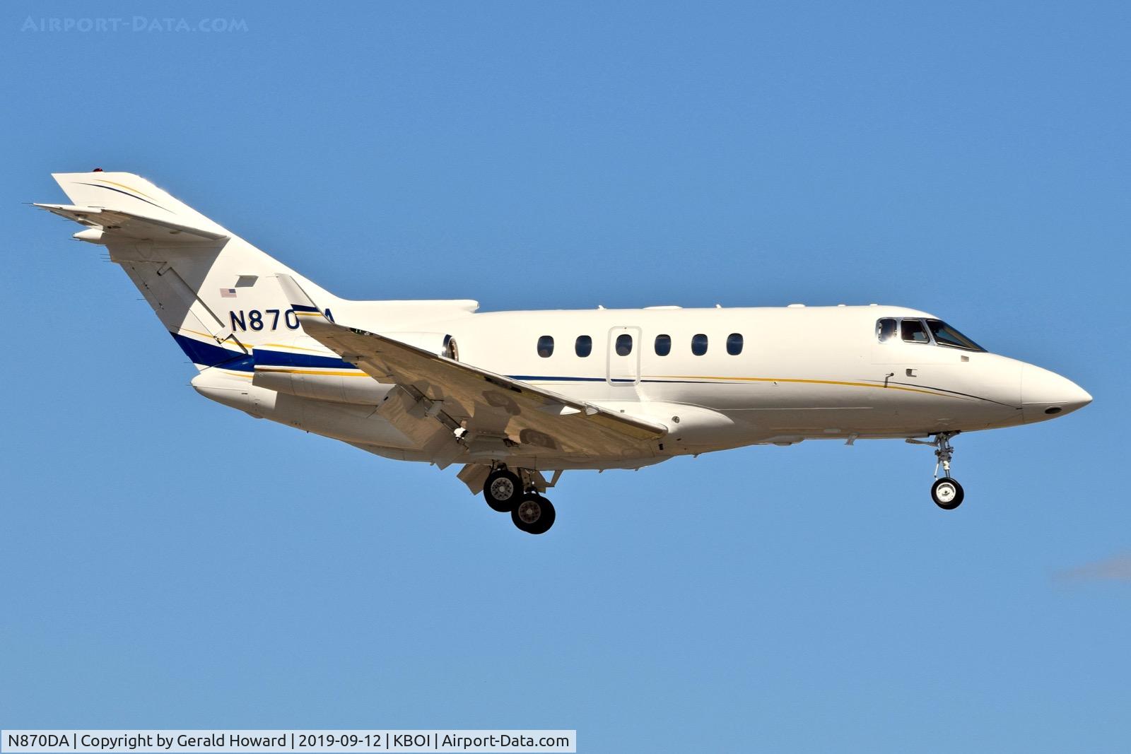 N870DA, 2011 Hawker Beechcraft 900XP C/N HA-0178, Landing RWY 10R.