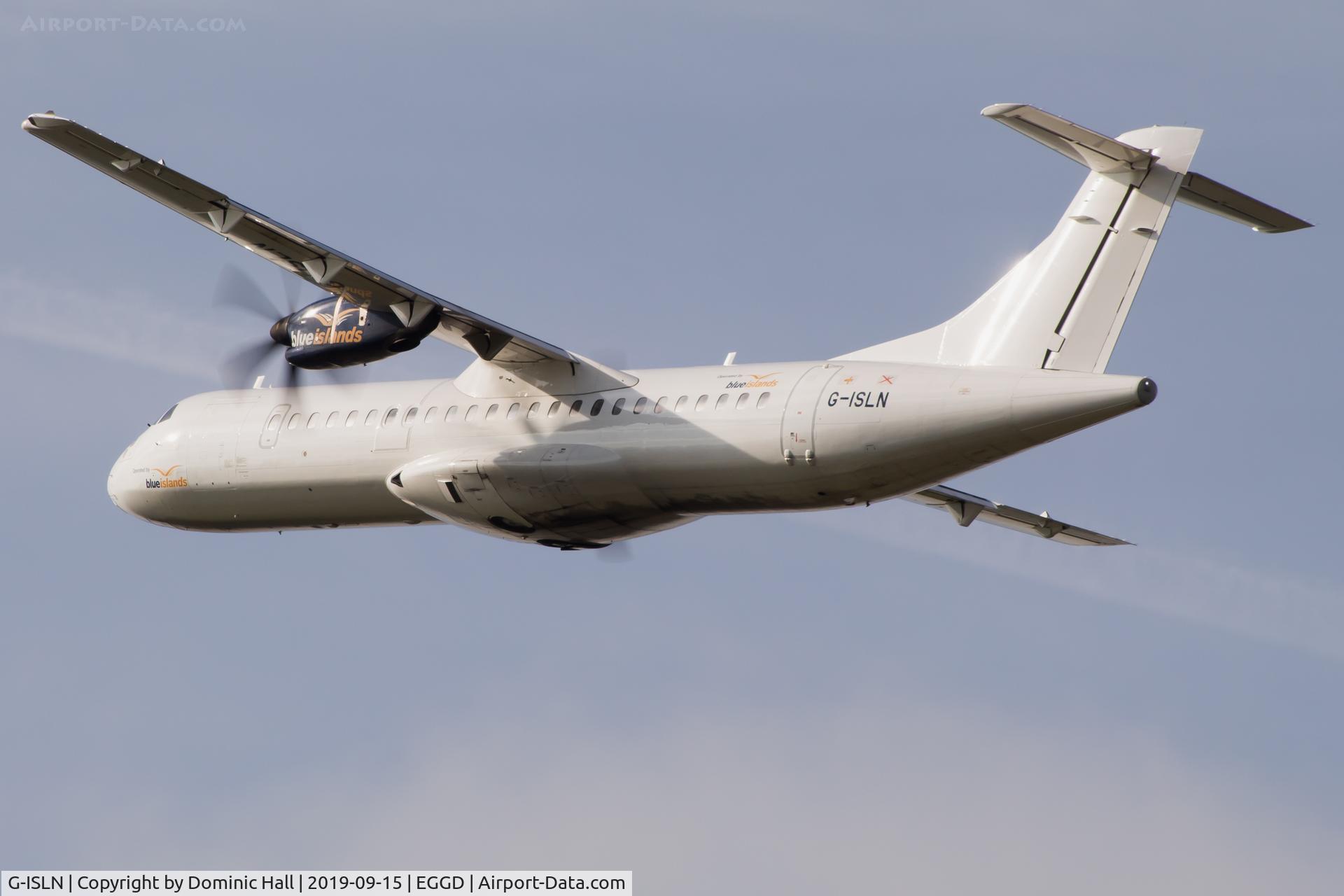 G-ISLN, 2009 ATR 72-212A C/N 884, Departing RWY 27