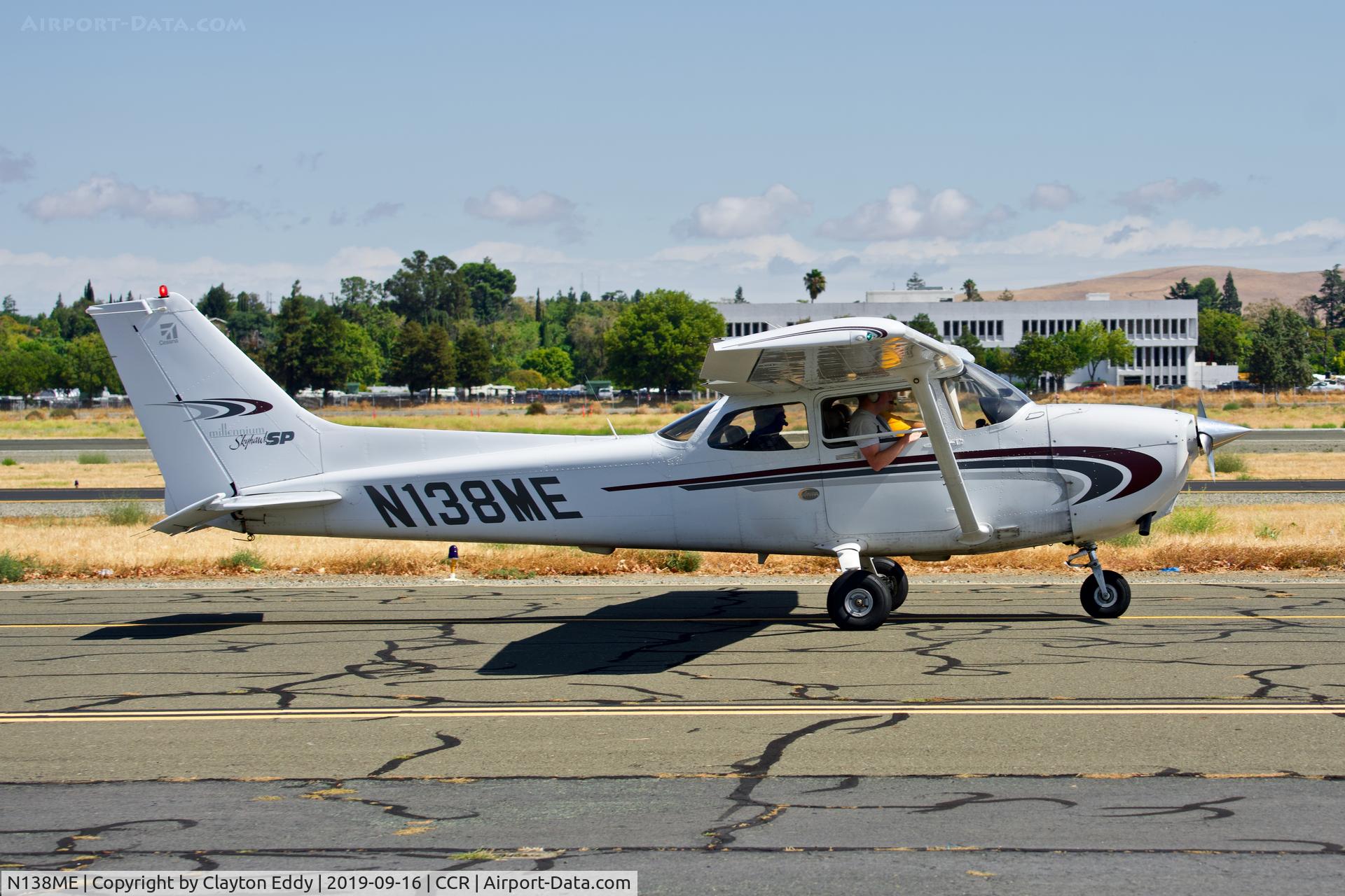 N138ME, 2000 Cessna 172S C/N 172S8422, Buchanan Field Concord California 2019.