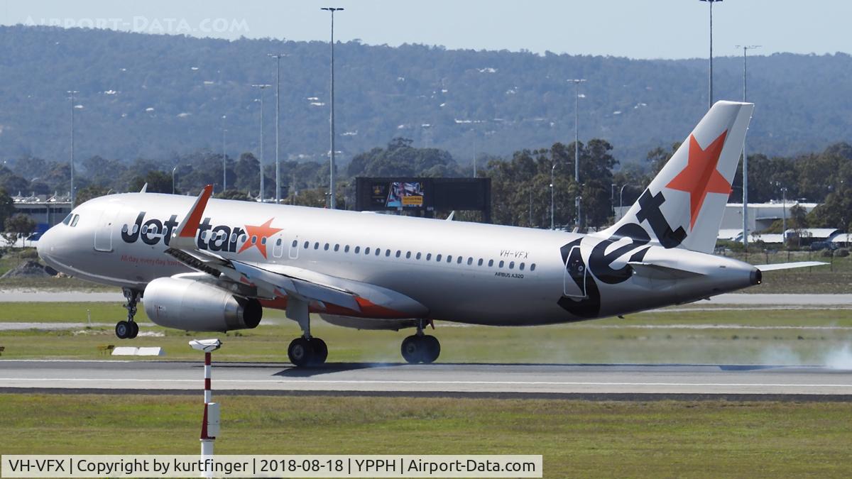 VH-VFX, 2013 Airbus A320-232 C/N 5871, Airbus A320-232. Jetstar VH-VFX rwy 03 YPPH 180818.