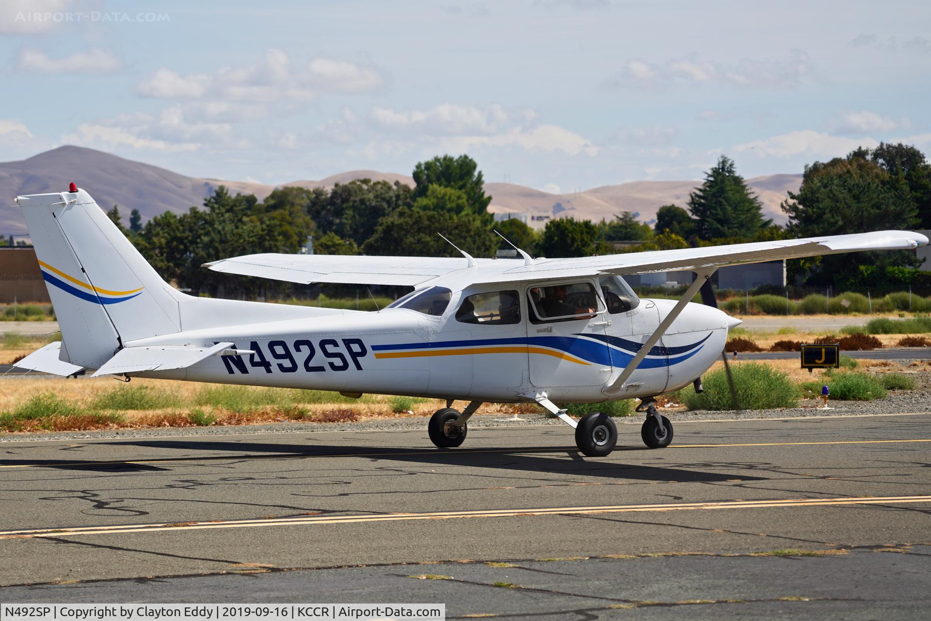 N492SP, 1998 Cessna 172S C/N 172S8033, Buchanan Field Concord California 2019.