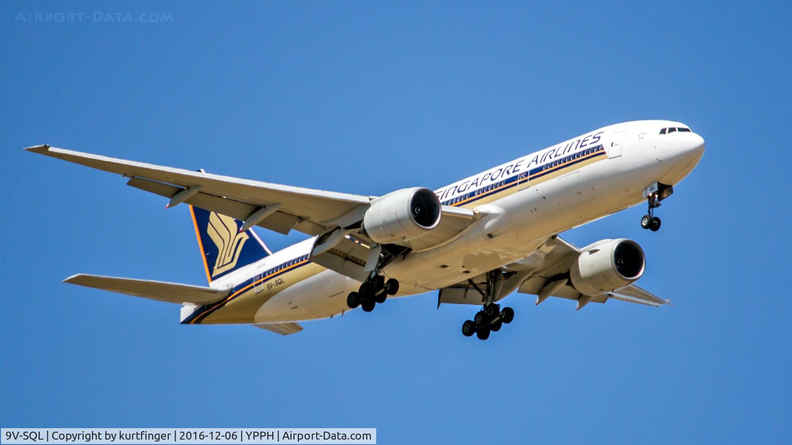 9V-SQL, 2003 Boeing 777-212/ER C/N 33370, Boeing 777-212(ER) Singapore Airlines 9V-SQL final rwy 21 YPPH 061216.