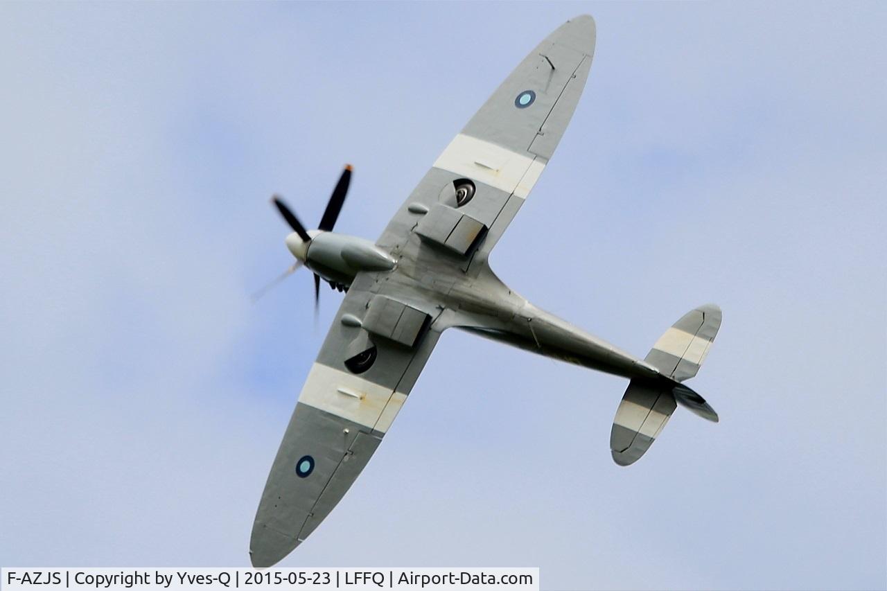 F-AZJS, 1944 Supermarine 389 Spitfire PR.XIX C/N 6S/585110, Supermarine 389 Spitfire PR.XIX, On display, La Ferté-Alais airfield (LFFQ) Air show 2015