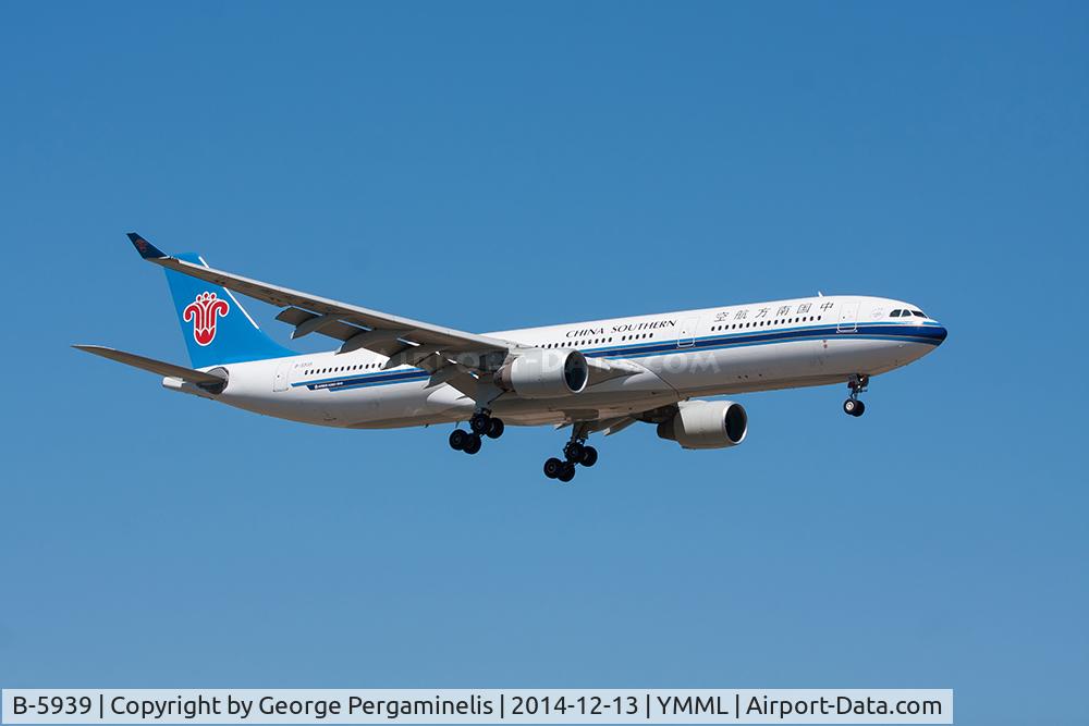 B-5939, 2013 Airbus A330-323X C/N 1494, On final for runway 34.