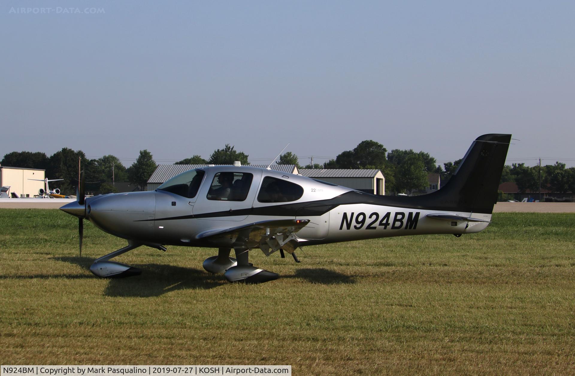 N924BM, 2015 Cirrus SR22 C/N 4178, Cirrus SR22