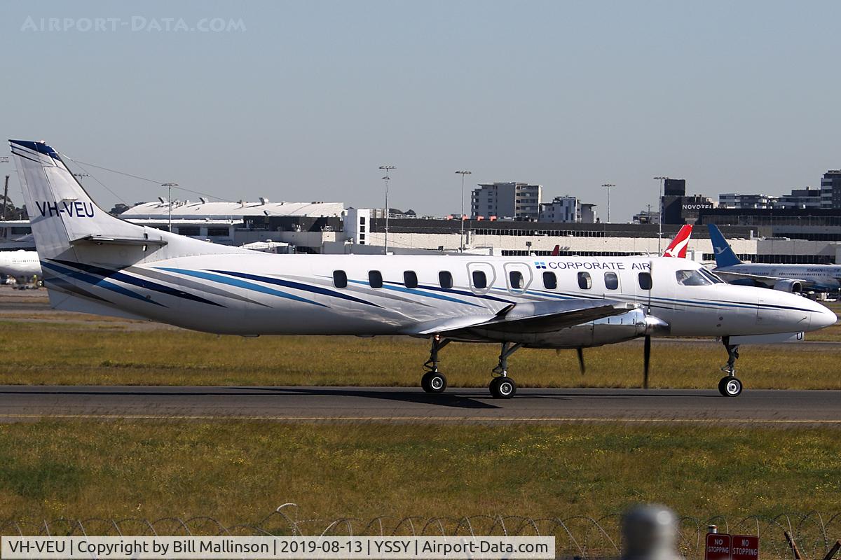 VH-VEU, 1992 Fairchild SA-227DC Metro 23 C/N DC-797B, taxiing