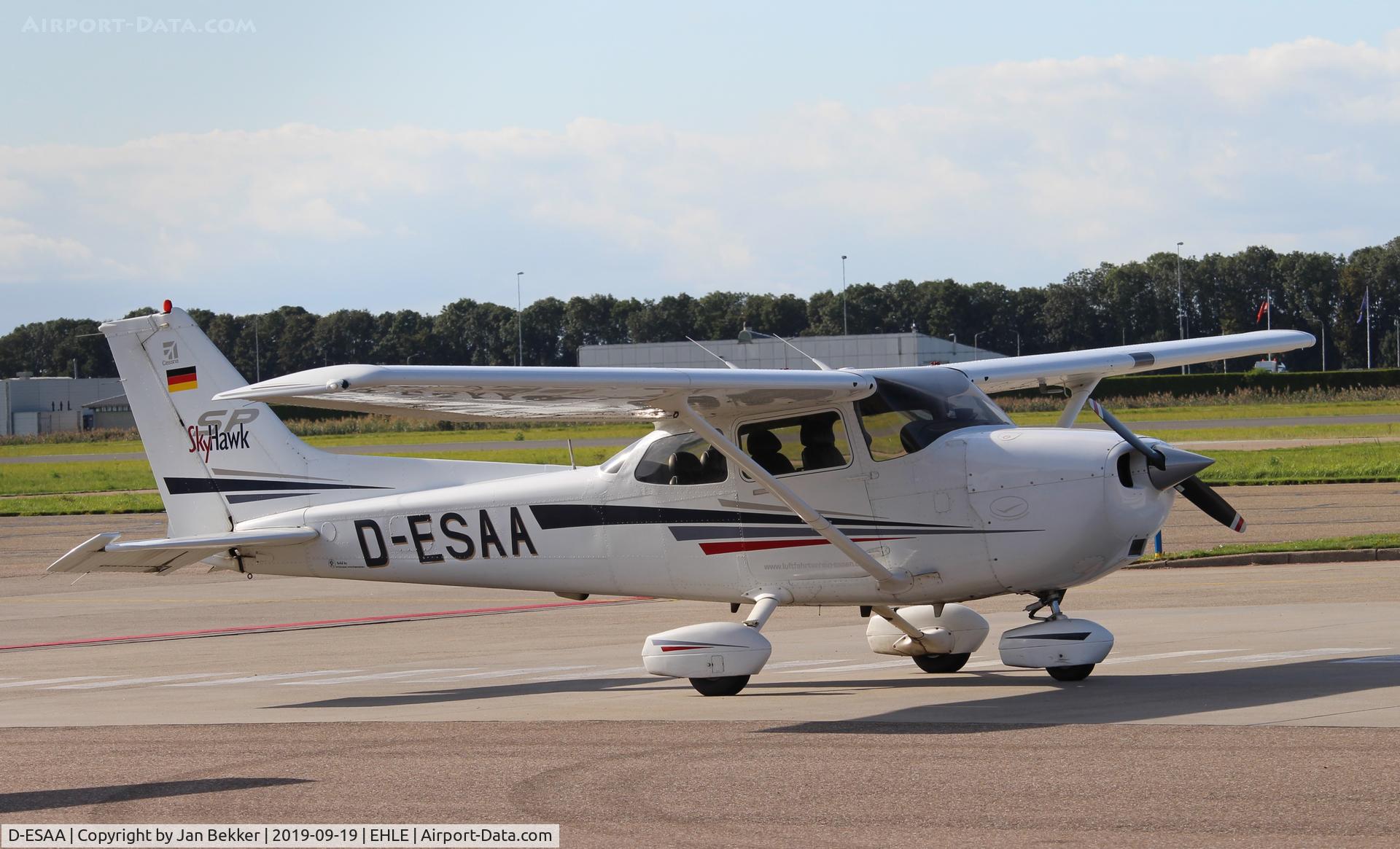 D-ESAA, 2005 Cessna 172S Skyhawk SP C/N 172S-10088, Lelystad Airport