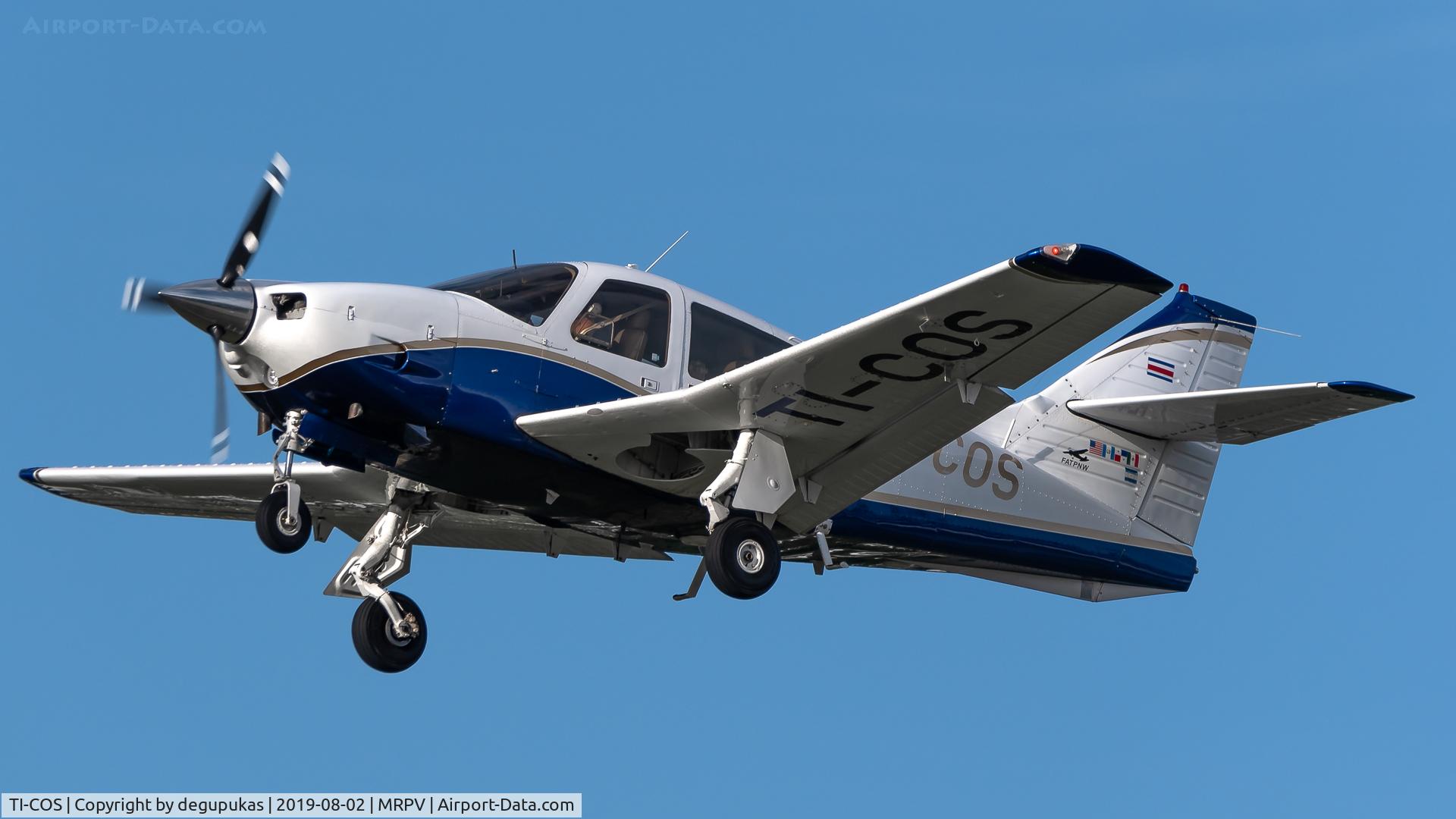 TI-COS, Rockwell Commander 114 C/N 14128, take off from MRPV-09