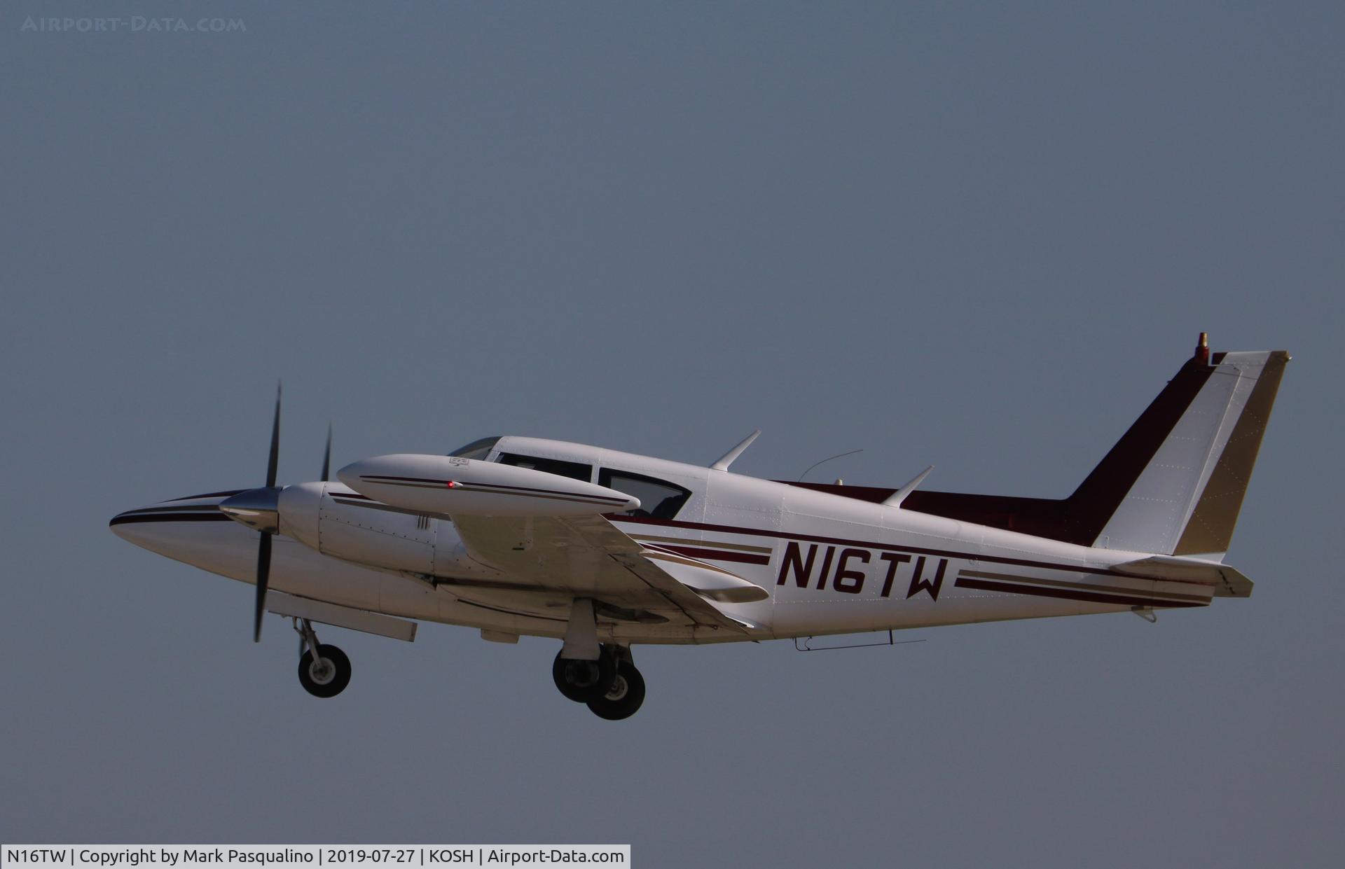 N16TW, 1964 Piper PA-30 Twin Comanche C/N 30-527, Piper PA-30