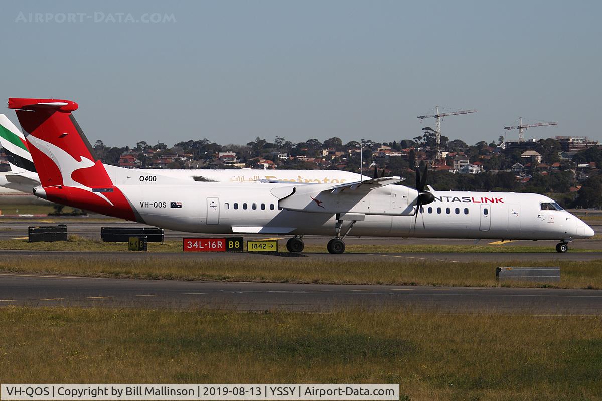 VH-QOS, 2009 De Havilland Canada DHC-8-402Q Dash 8 C/N 4263, taxi from 3-4R