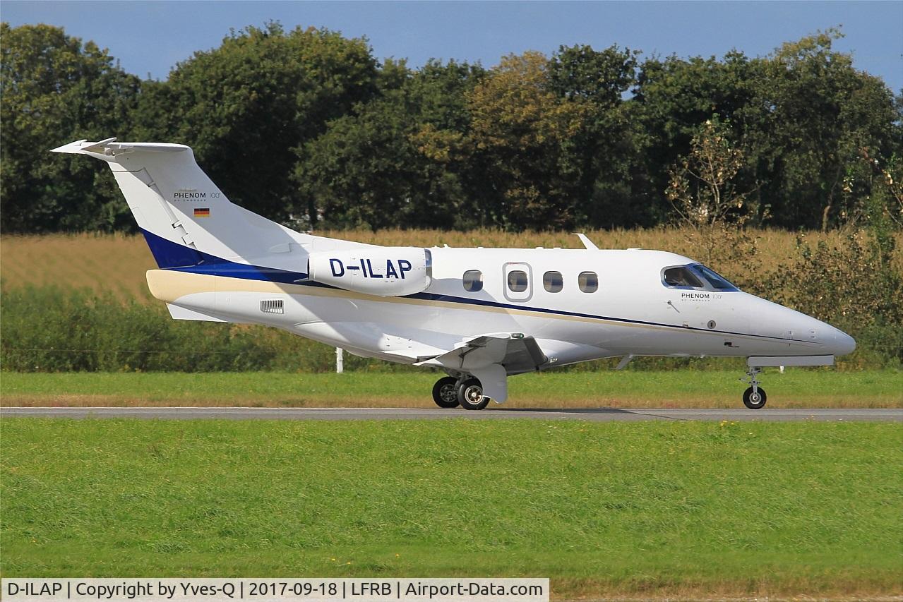 D-ILAP, 2012 Embraer EMB-500 Phenom 100 C/N 50000288, Embraer EMB-500 Phenom 100, Taxiing rwy 25L, Brest-Bretagne airport (LFRB-BES)