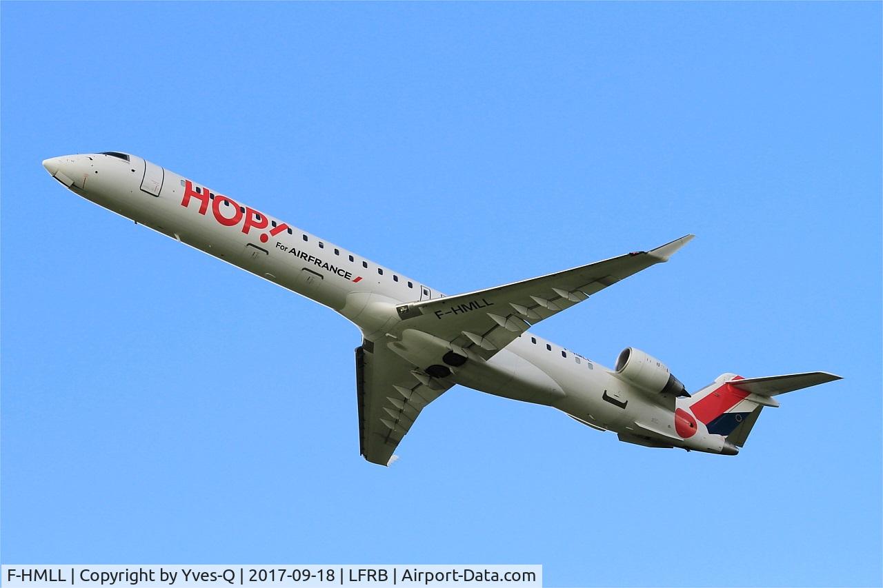 F-HMLL, 2011 Bombardier CRJ-1000EL NG (CL-600-2E25) C/N 19017, Bombardier CRJ-1000, Take off rwy 25L, Brest-Bretagne airport (LFRB-BES)