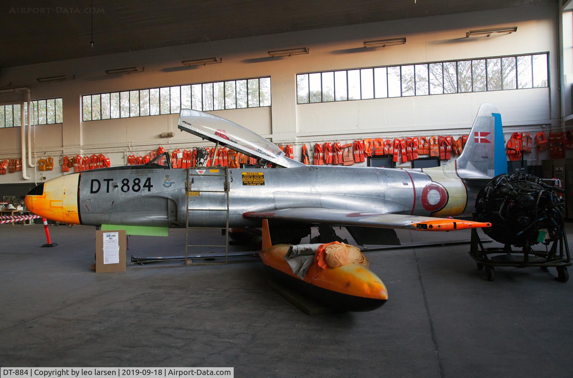DT-884, 1951 Lockheed T-33A-1-LO C/N 6668, Værløse HG.2 18.9.19