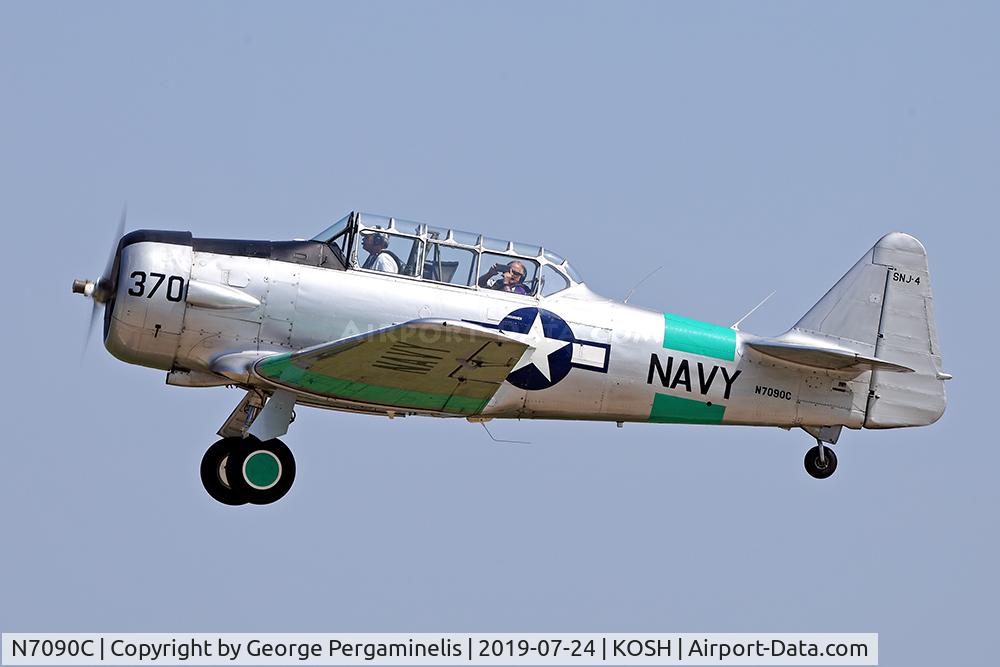 N7090C, North American SNJ-4 Texan C/N 88-13370, Departing from runway 27.