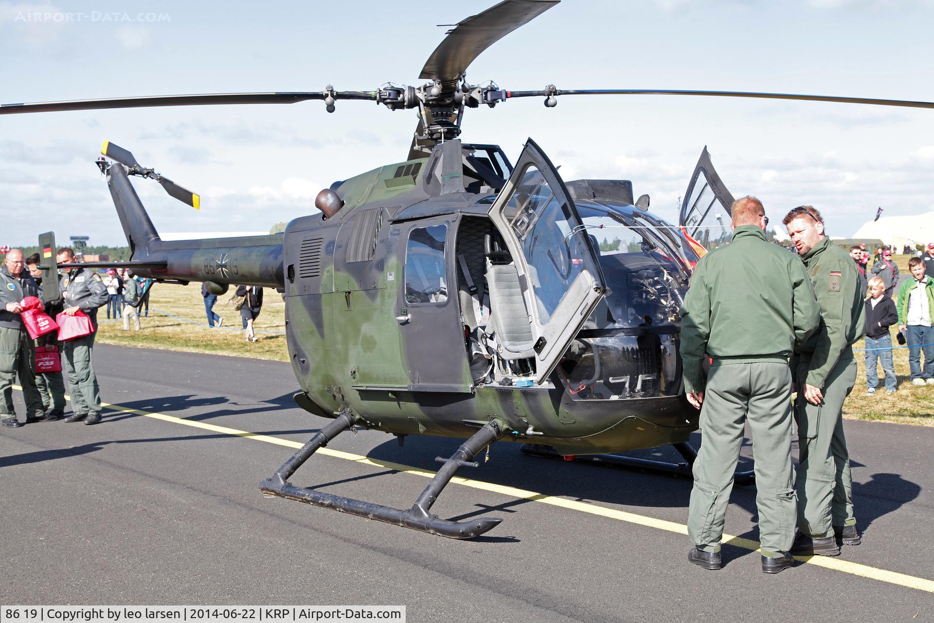 86 19, MBB Bo.105P C/N 6019, Karup Air Show 22.6.2014