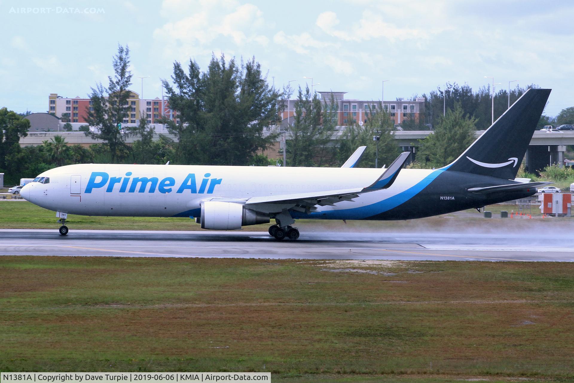 N1381A, 1997 Boeing 767-316/ER C/N 27615, No comment.