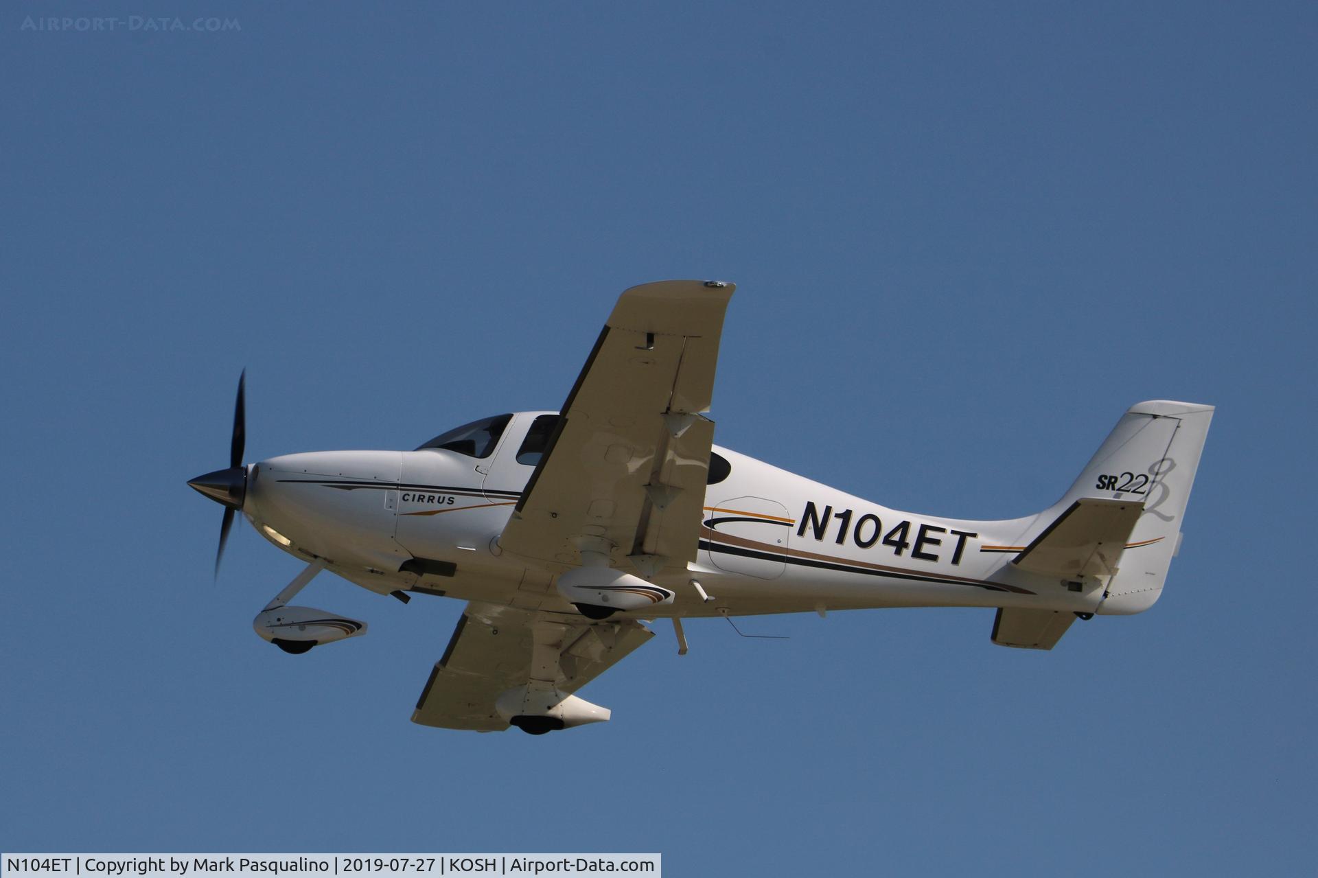 N104ET, 2004 Cirrus SR22 G2 C/N 1024, Cirrus SR22