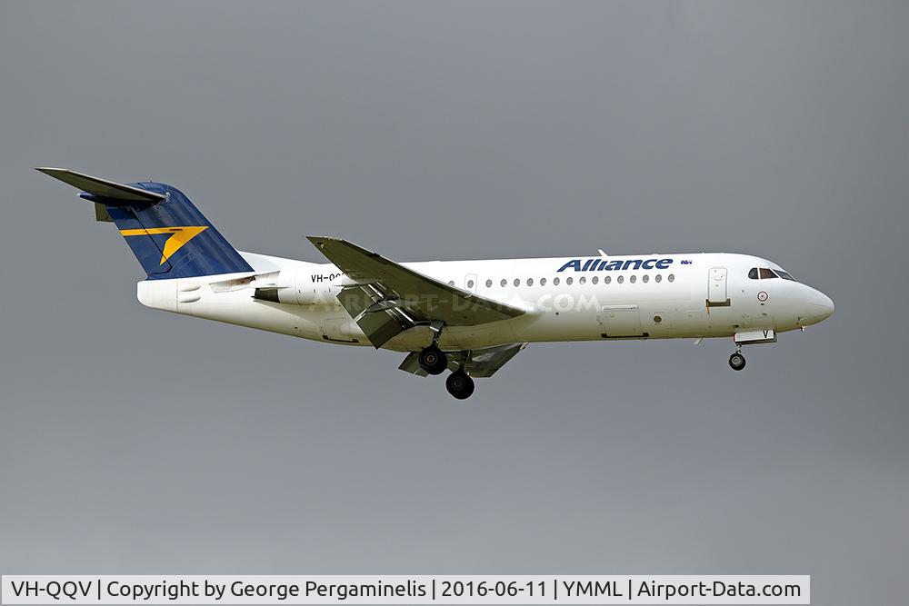 VH-QQV, 1996 Fokker 70 (F-28-0070) C/N 11565, On final for runway 16.