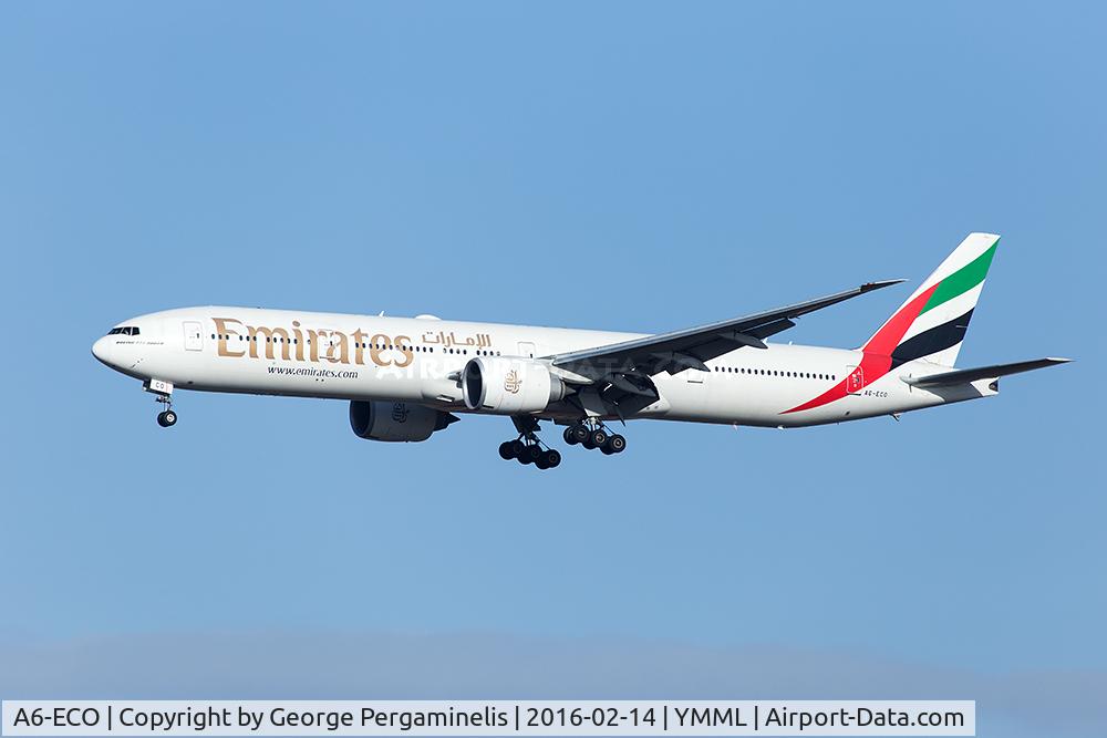 A6-ECO, 2009 Boeing 777-36N/ER C/N 37706, On final for runway 16.