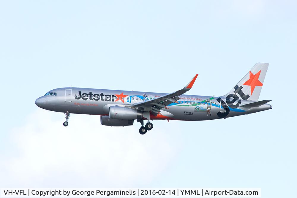 VH-VFL, 2012 Airbus A320-232 C/N 5489, On final for runway 16.