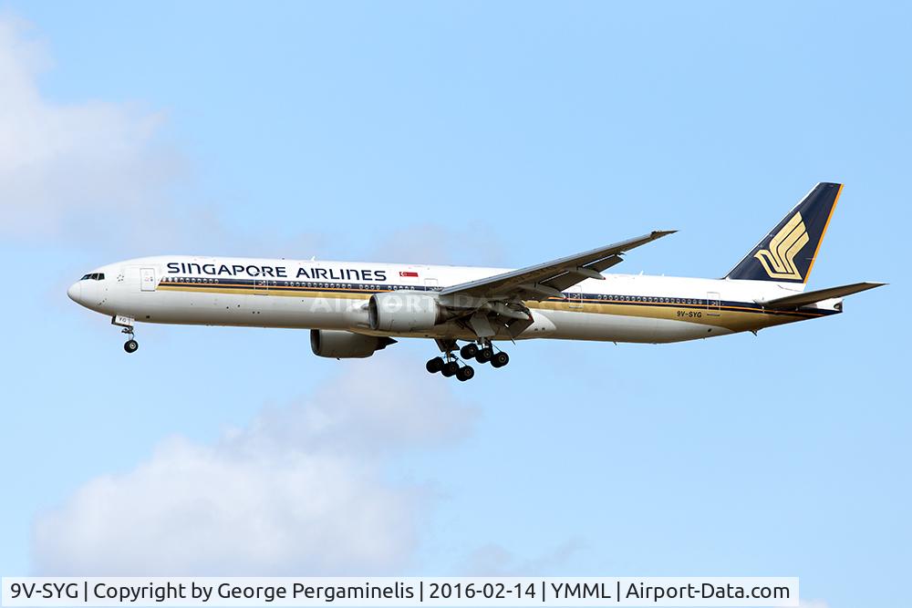 9V-SYG, 2001 Boeing 777-312 C/N 28528, On final for runway 16.