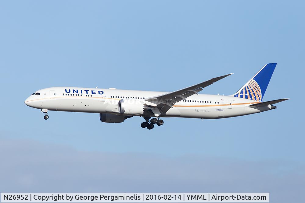 N26952, 2014 Boeing 787-9 Dreamliner C/N 36403, On final for runway 16.