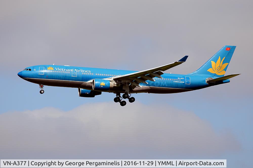 VN-A377, 2008 Airbus A330-223 C/N 962, On final for runway 16.