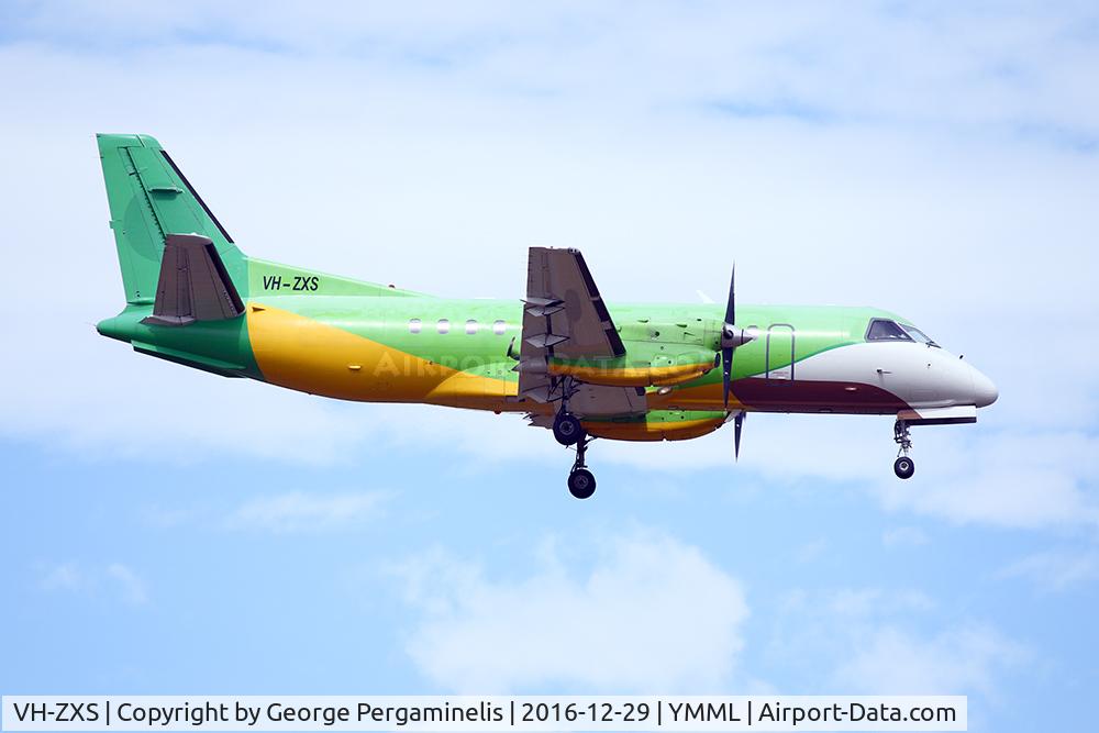 VH-ZXS, 1990 Saab 340B C/N 340B-179, On final for runway 34.