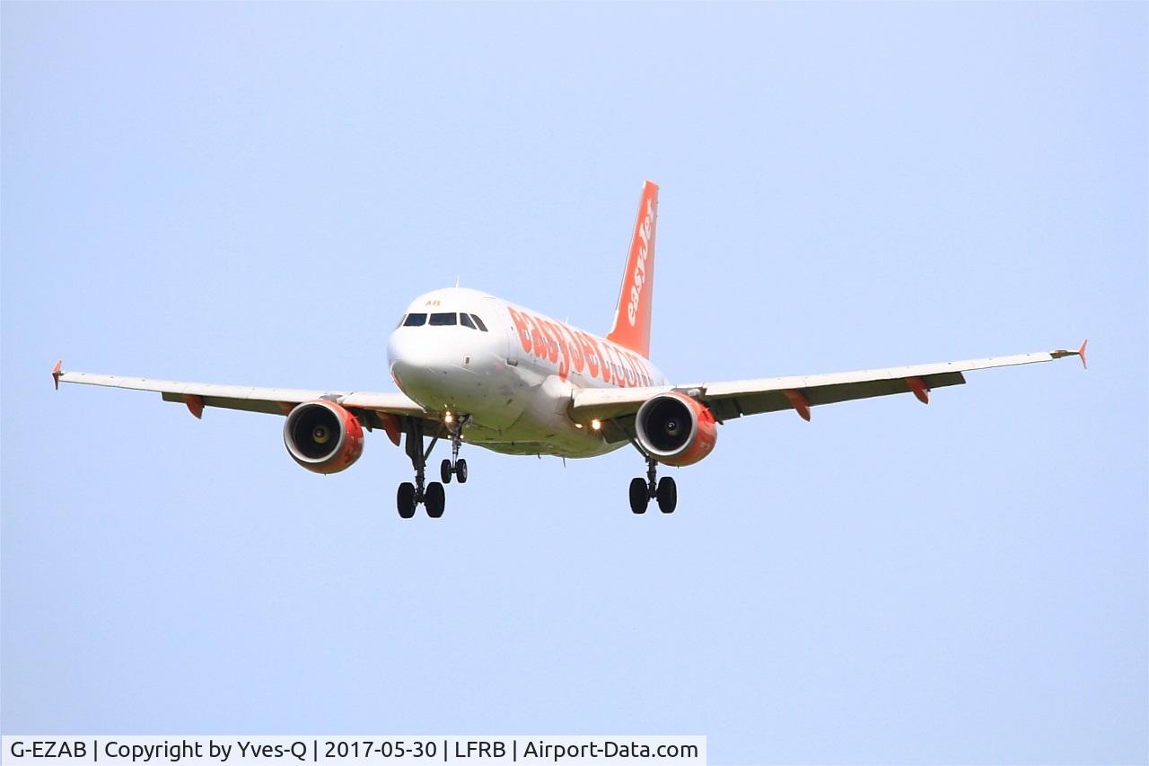 G-EZAB, 2006 Airbus A319-111 C/N 2681, Airbus A319-111, Short approach rwy 25L, Brest-Bretagne airport (LFRB-BES)