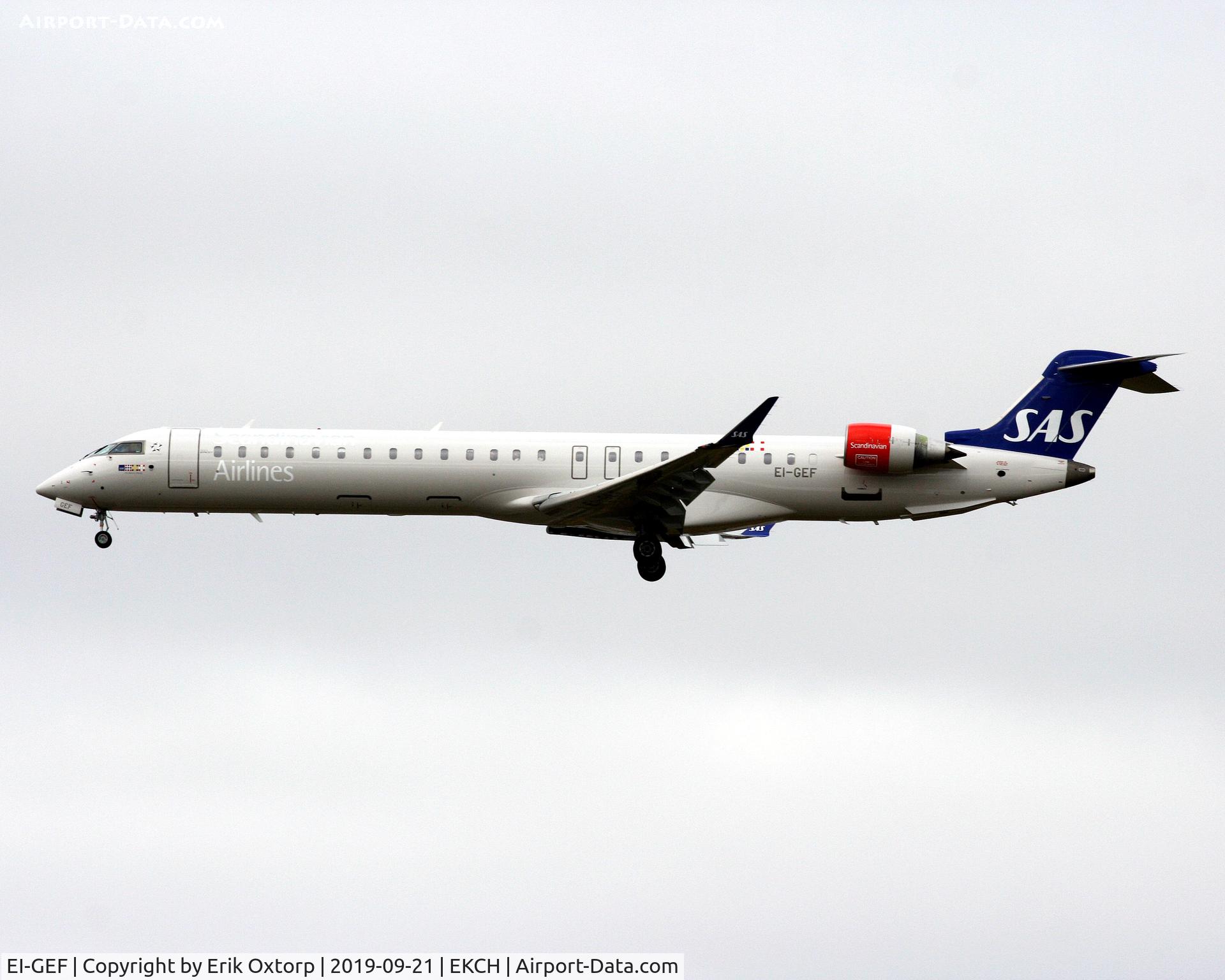 EI-GEF, 2009 Bombardier CRJ-900 (CL-600-2D24) C/N 15244, EI-GEF landing rw 22L