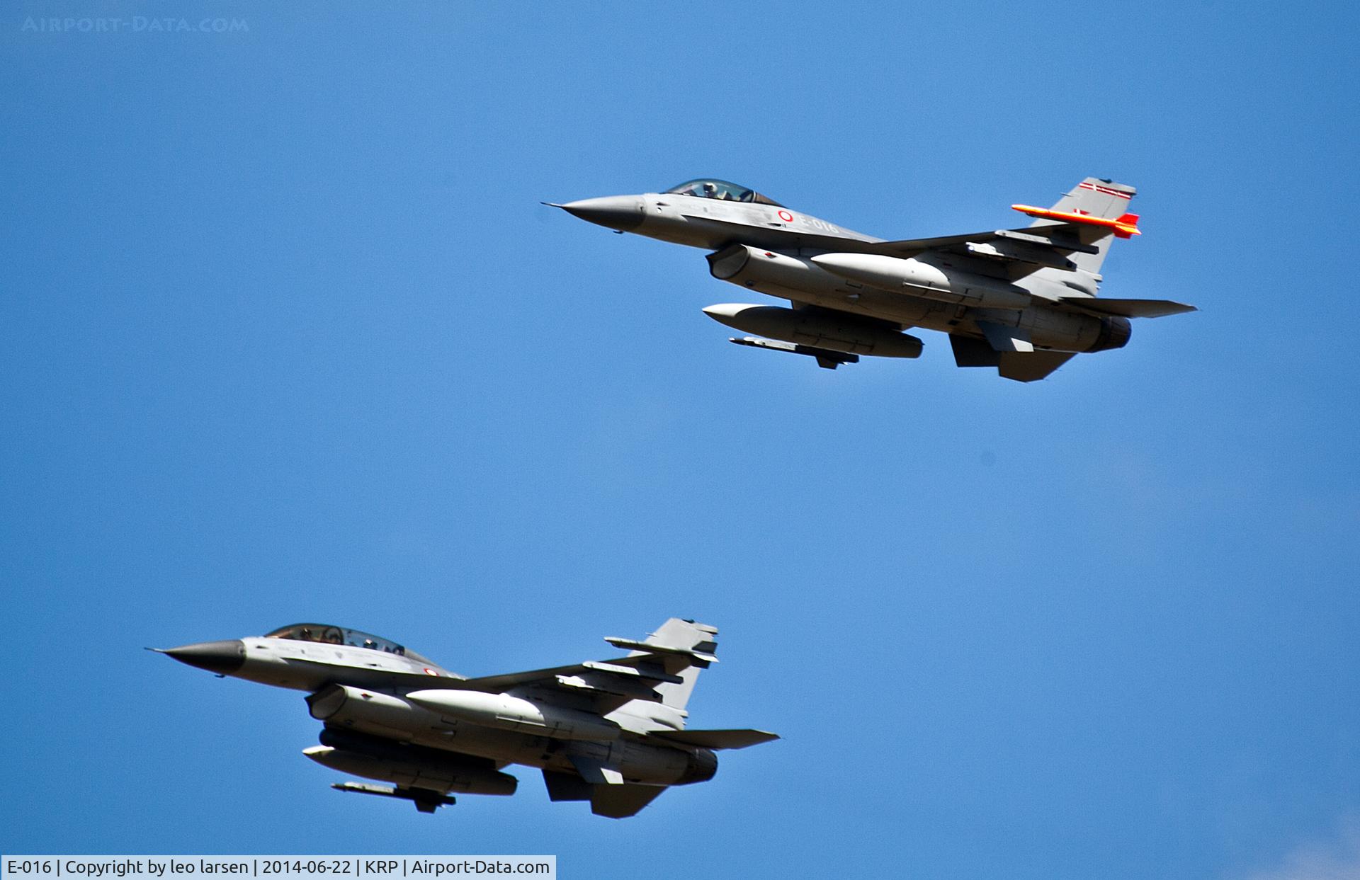E-016, Fokker F-16AM Fighting Falcon C/N 6F-52, Karup Air Show 22.6.2014